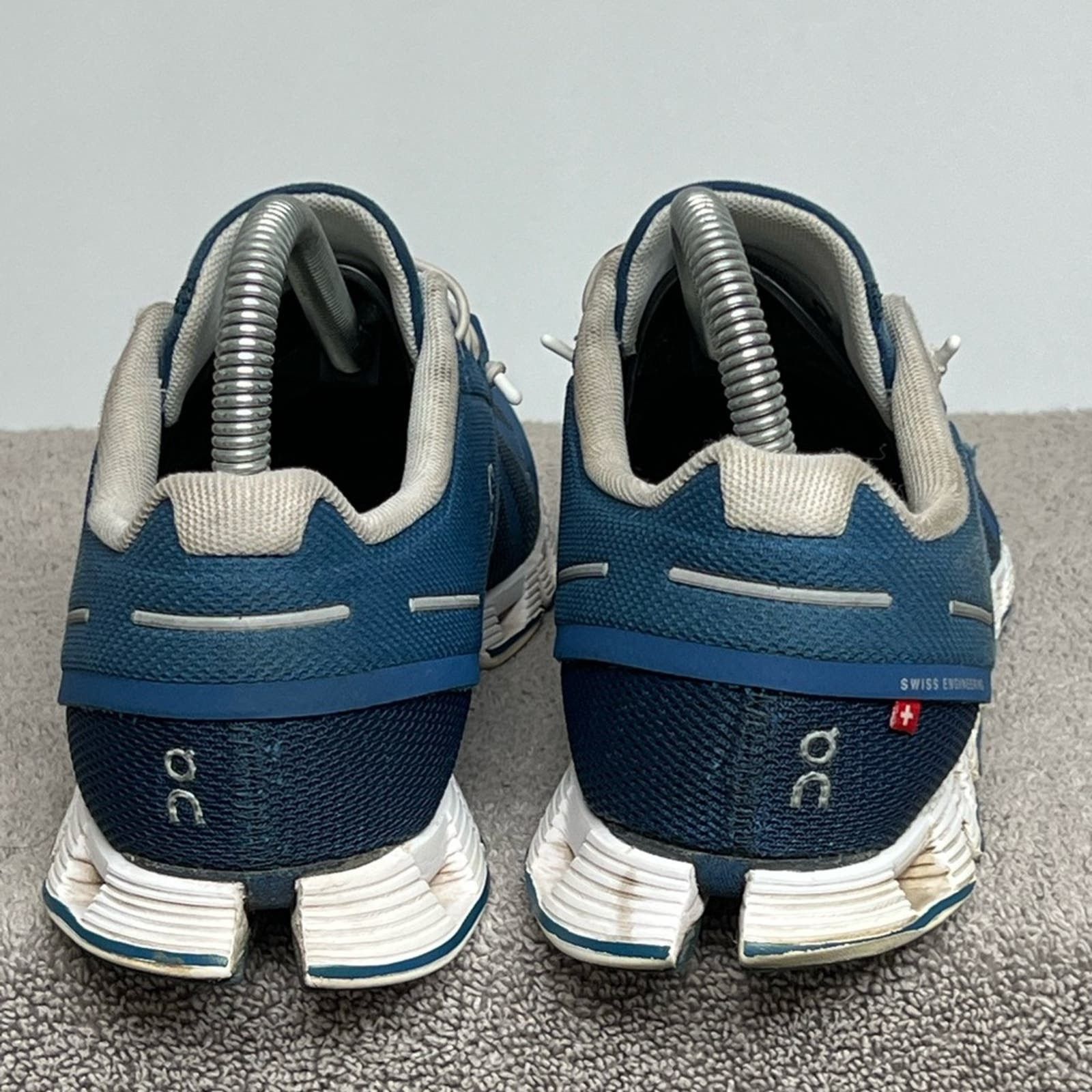 On On Cloud 5 Women's Size 7.5 US Blue White Athletic Shoes Size US 7.5 / IT 37.5 - 6 Thumbnail