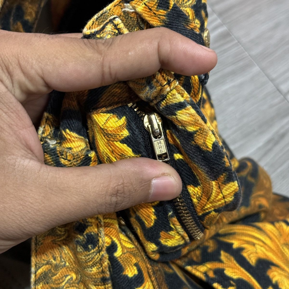 Versace × Versace Jeans Couture Versace 90s Gold Baroque High Waist Jeans Size US 30 / EU 46 - 9 Thumbnail