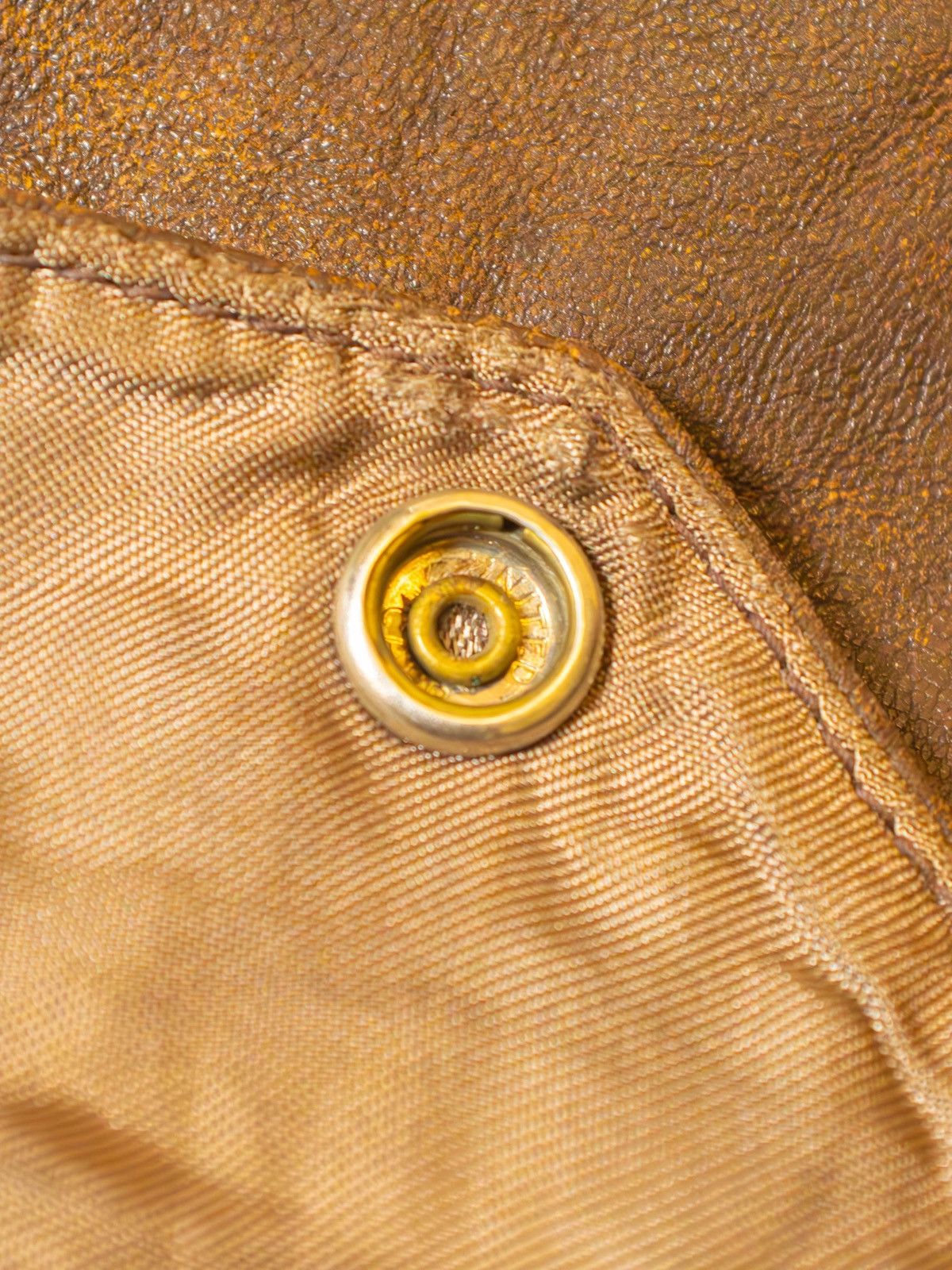 Vintage 1940s WWII US Army Air Force A-2 Leather Flight Jacket Size US L / EU 52-54 / 3 - 5 Thumbnail