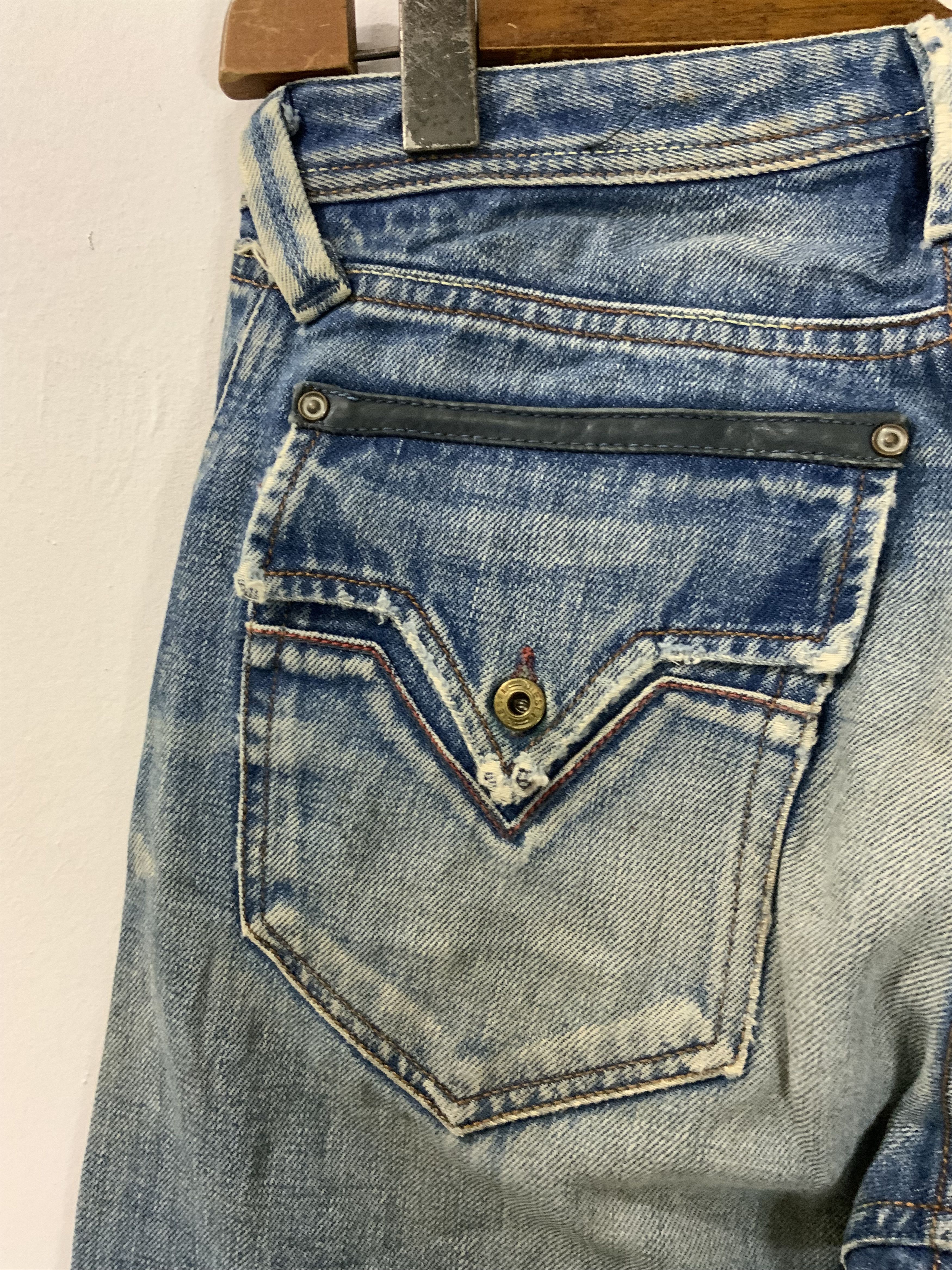 Japanese Brand Diesel Only the Brave Man Denim Division Jeans Size US 28 / EU 44 - 15 Thumbnail
