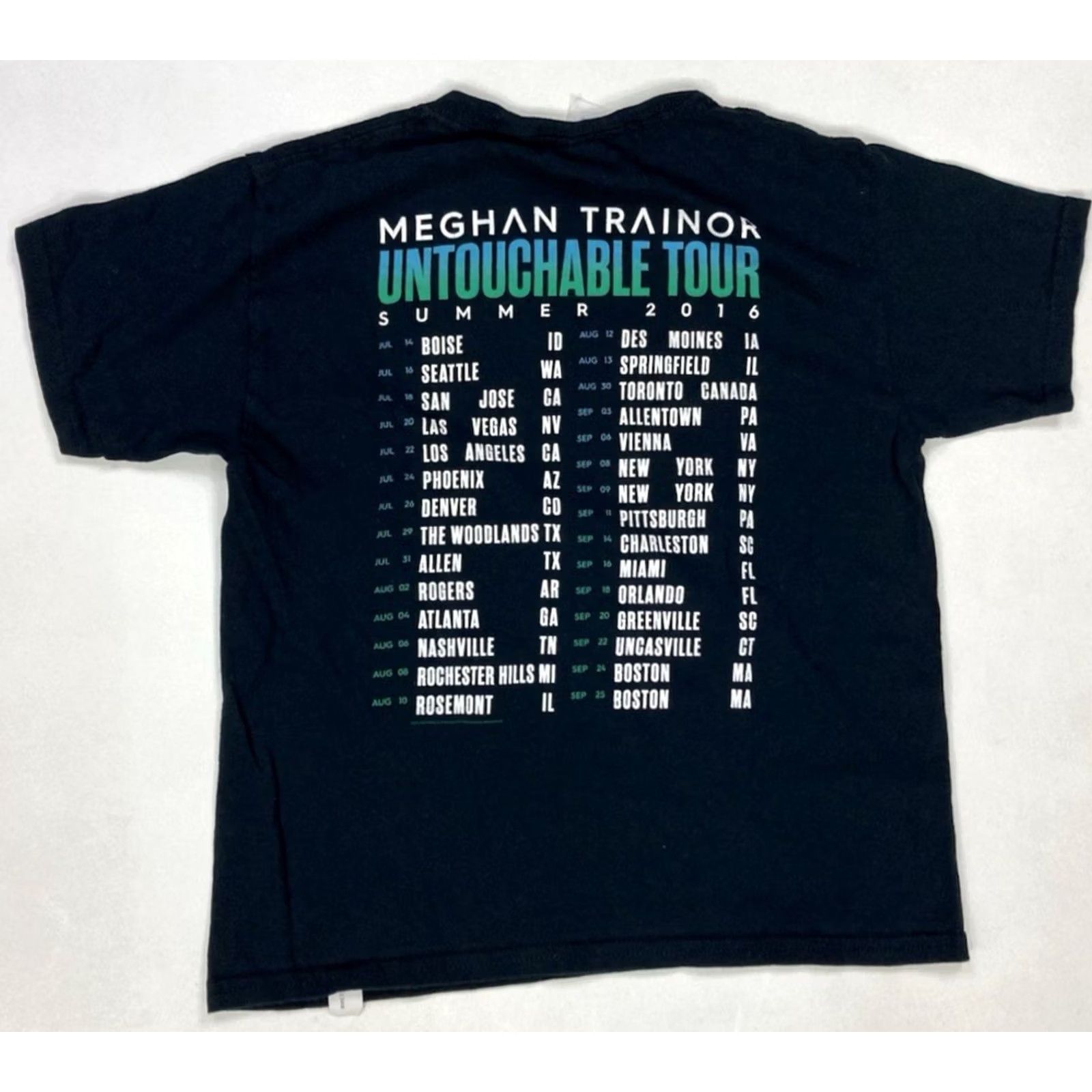Gildan VINTAGE Meghan Trainor Untouchable Tour 2016 Crop Graphic T-shirt Women Small Music Shirt Adult XS/Size? Size S / US 4 / IT 40 - 3 Thumbnail
