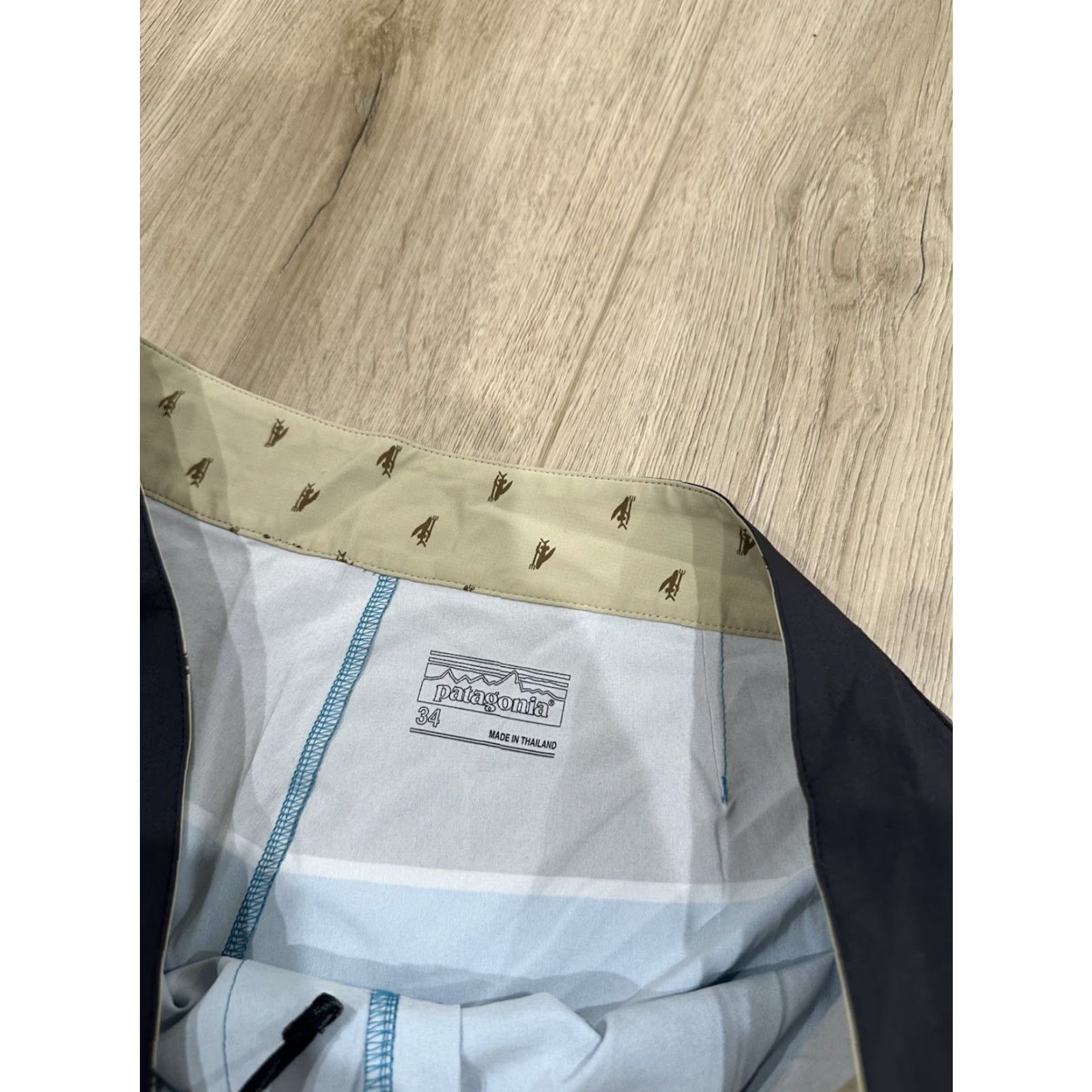 Patagonia NWT Patagonia Swim Shorts Giant Stripe Blue 34 Men’s Stretch Quick Dry Water-Repellent Self-draining Pocket With Key Loop 91% Polyester 9% Spandex Size US 34 / EU 50 - 6 Thumbnail