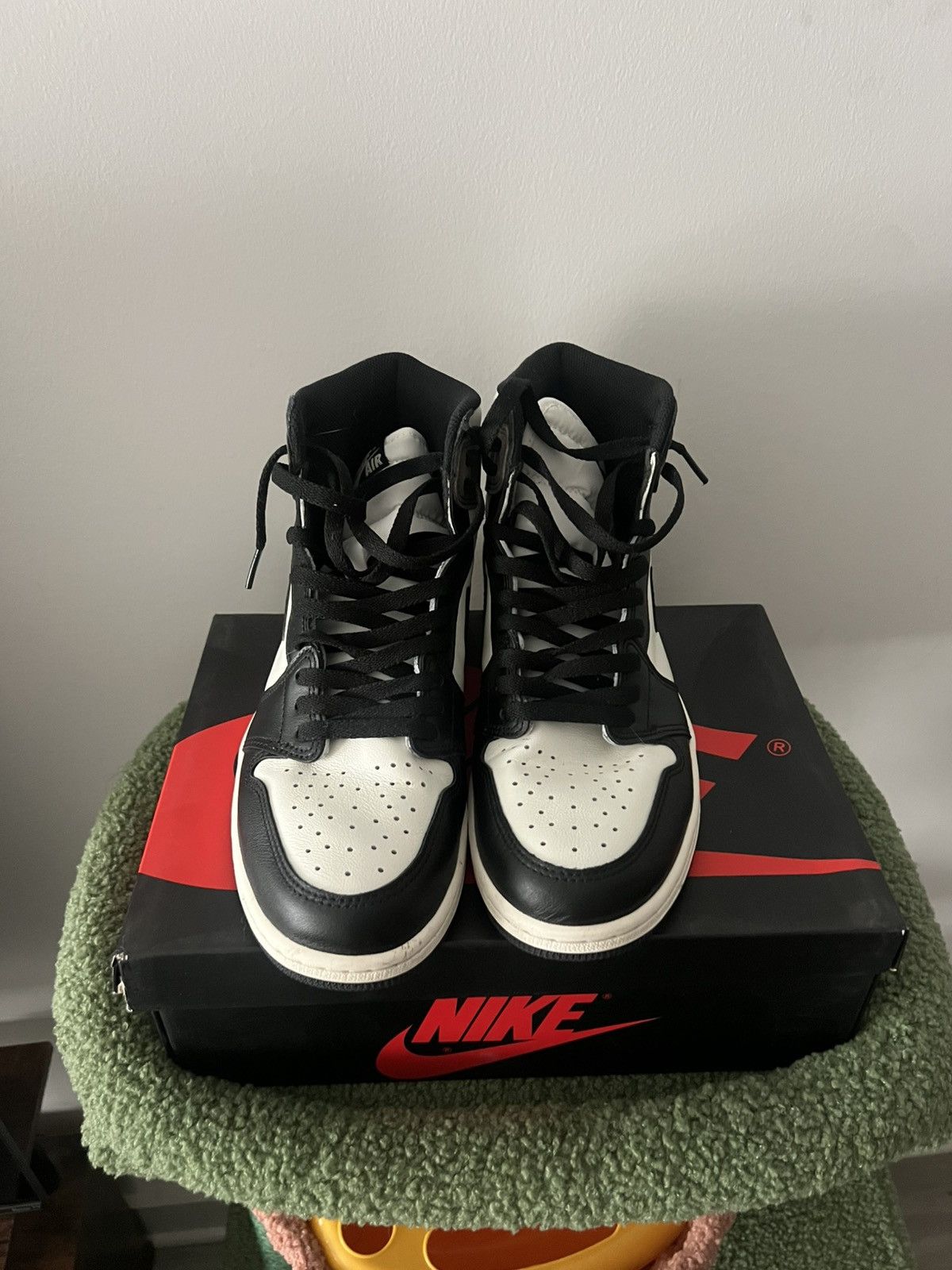 Nike Jordan 1 Dark Mocha 9.5 Size US 9.5 / EU 42-43 - 3 Thumbnail
