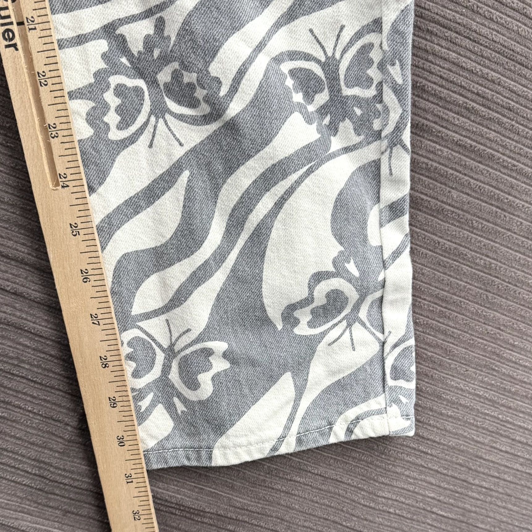Pacsun VINTAGE PacSun Dad Jean Pants Womens 28 Gray White Trippy Butt Print Straight Leg Denim Size 28" / US 6 / IT 42 - 7 Thumbnail