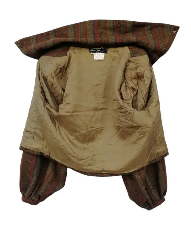 Salvatore Ferragamo Vintage Salvatore Ferragamo Wool Crop Tops Jacket Size M / US 6-8 / IT 42-44 - 14 Thumbnail