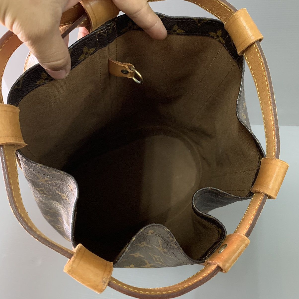 Louis Vuitton Louis Vuitton Monogram Backpack Size ONE SIZE - 9 Thumbnail