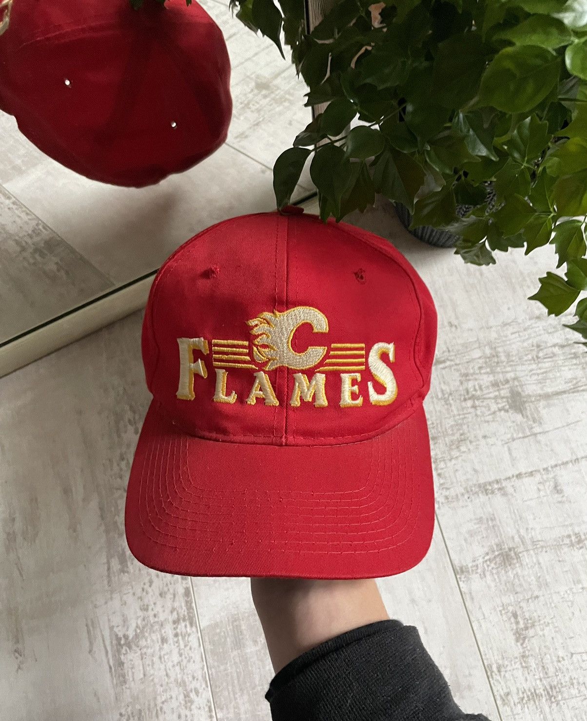 NHL × Vintage Vintage 90’s Calgary Flames NHL Hats Cap Sportwear Size ONE SIZE - 1 Thumbnail