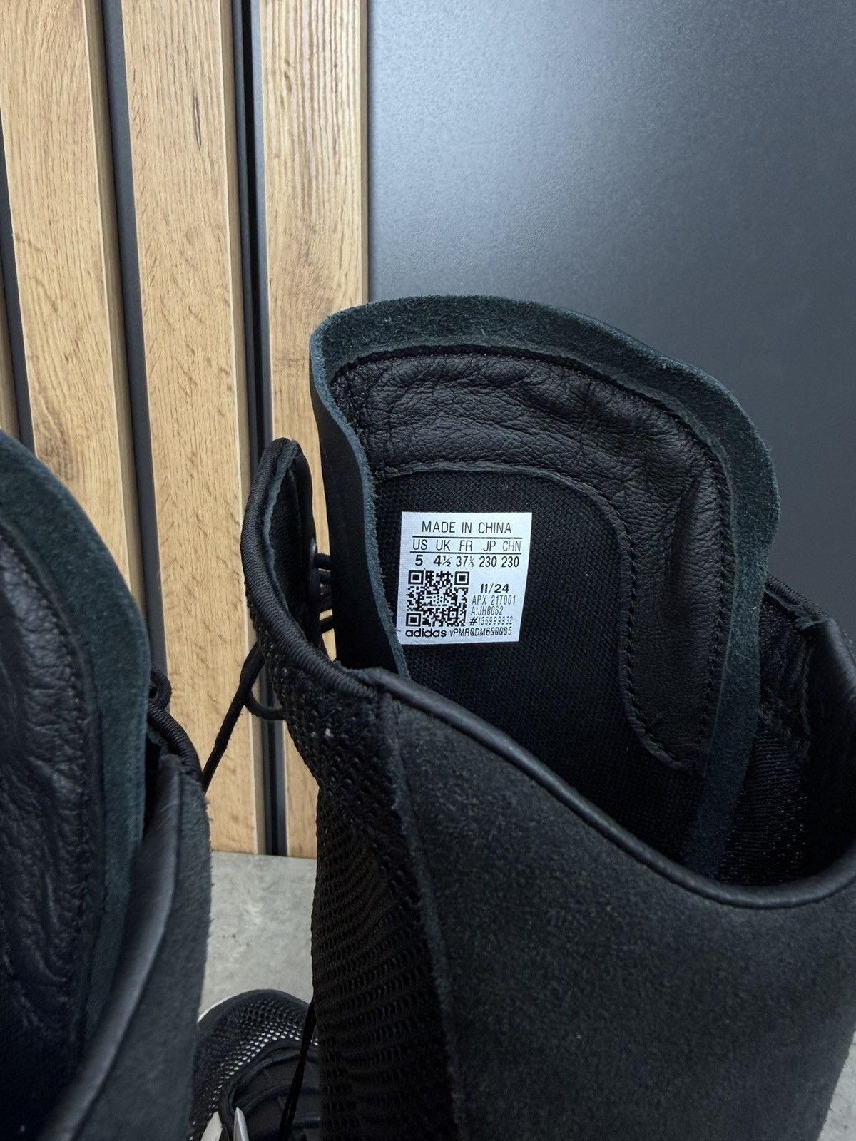 Adidas Adidas Y-3 Regu Boot Black/Talc Size 37 1/3 Size US 6.5 / IT 36.5 - 5 Thumbnail