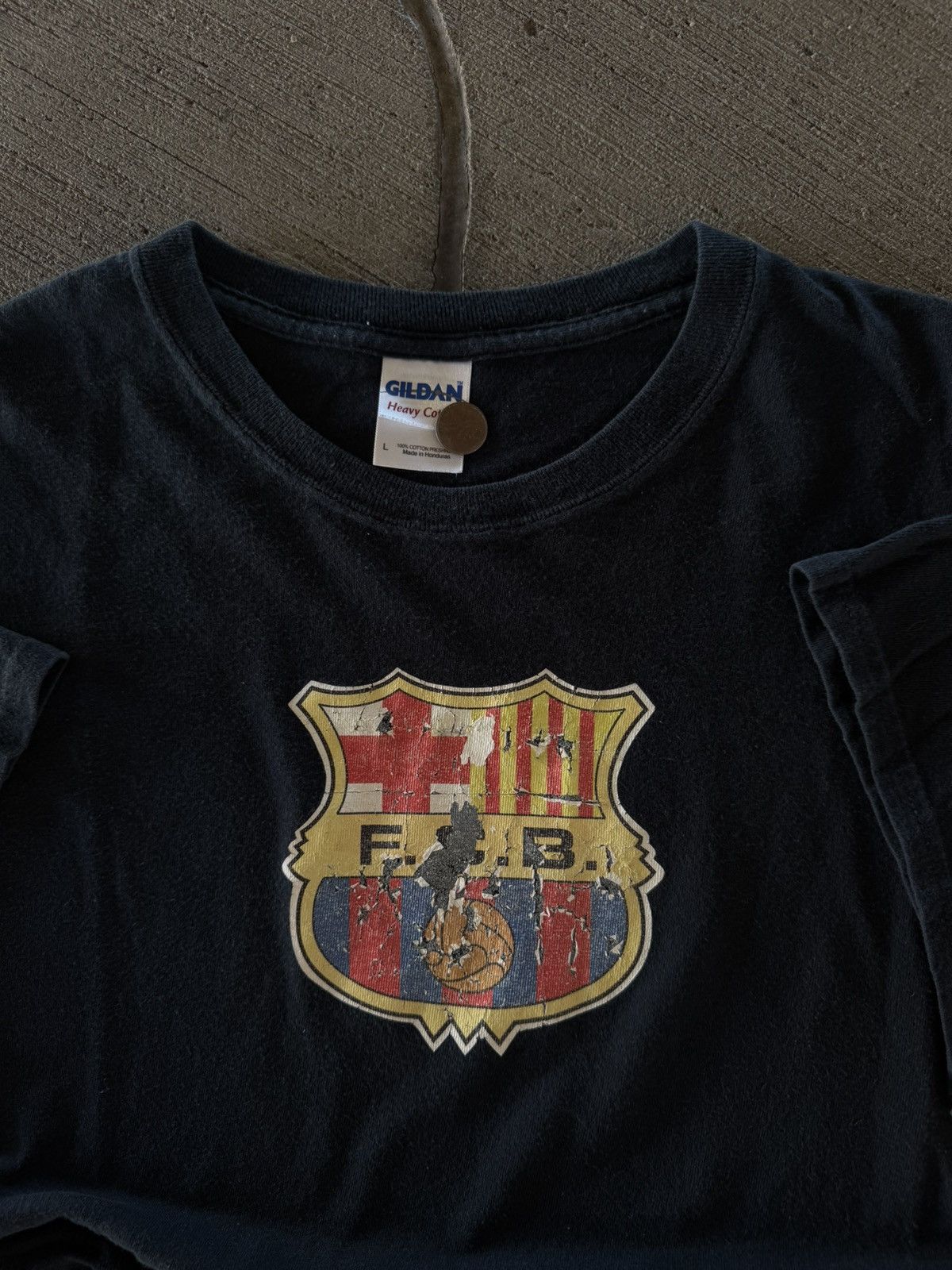 Japanese Brand CRAZY VINTAGE 2000S FC BARCELONA SOCCER FUTBOL T SHIRT Size US L / EU 52-54 / 3 - 3 Thumbnail