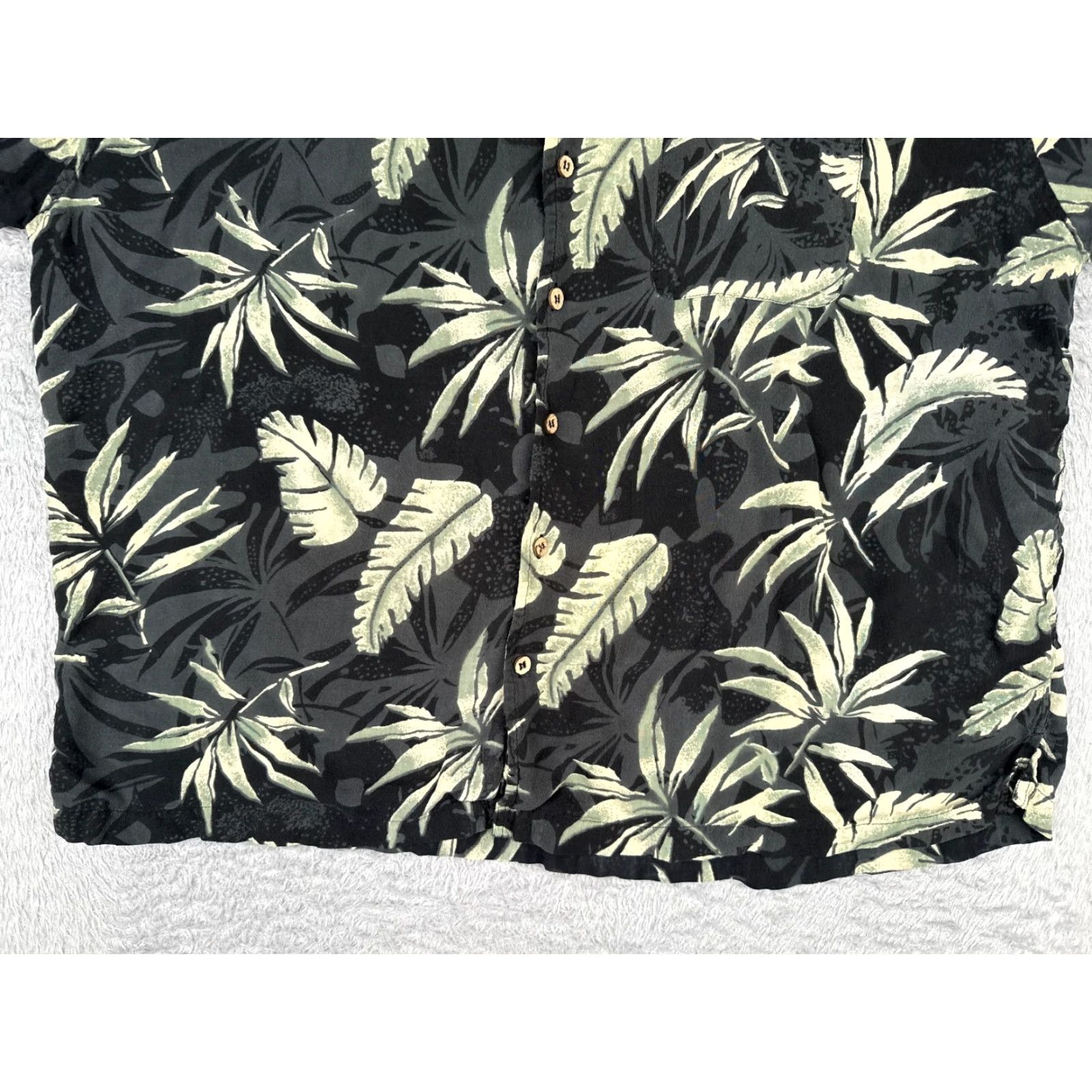 Haggar Haggar Shirt Men Extra Large Black Green Floral Hawaiian Floral 100% Rayon Size US XL / EU 56 / 4 - 5 Thumbnail