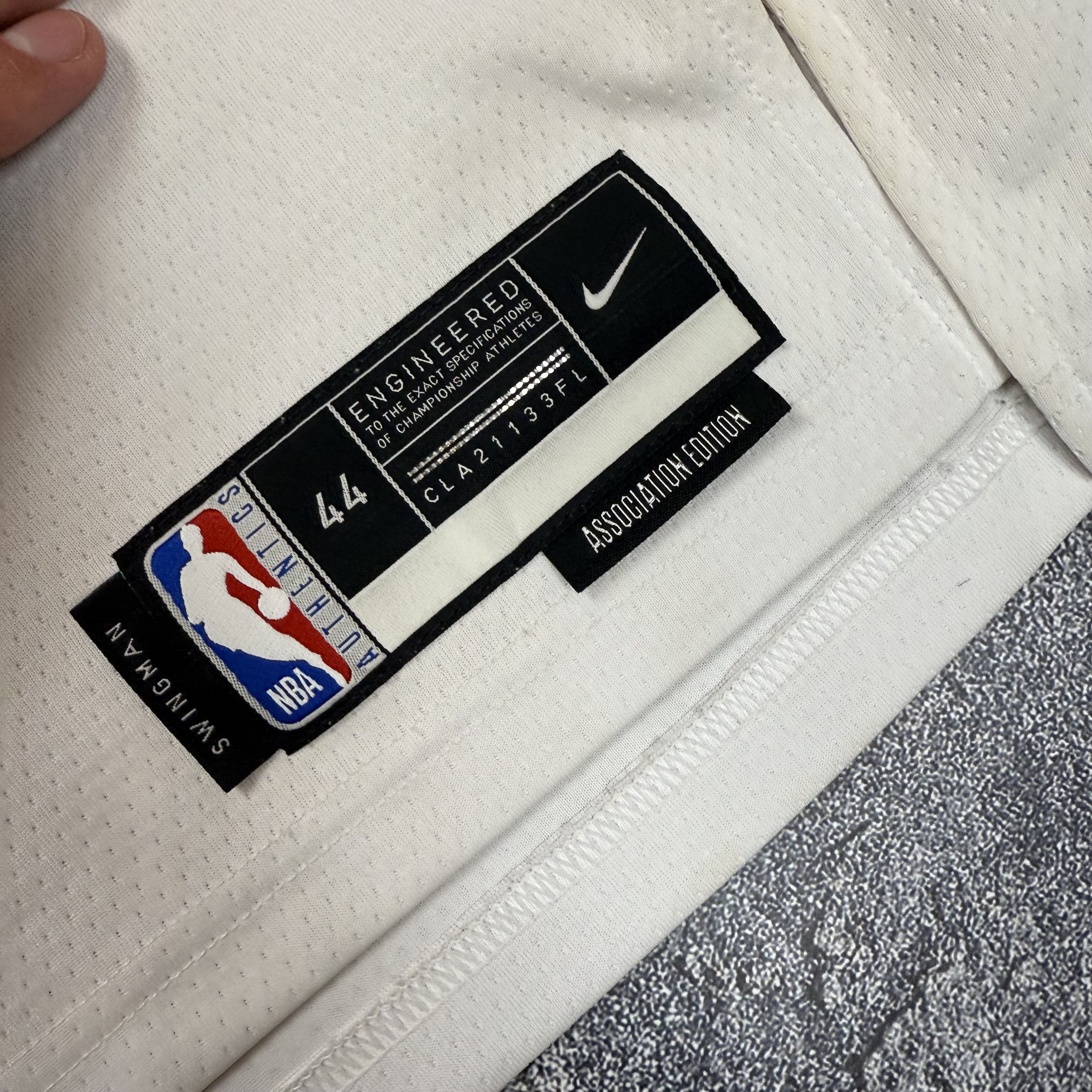 Nike Nike Devin Booker Suns Jersey #1 Size M White/Orange Size US M / EU 48-50 / 2 - 2 Thumbnail