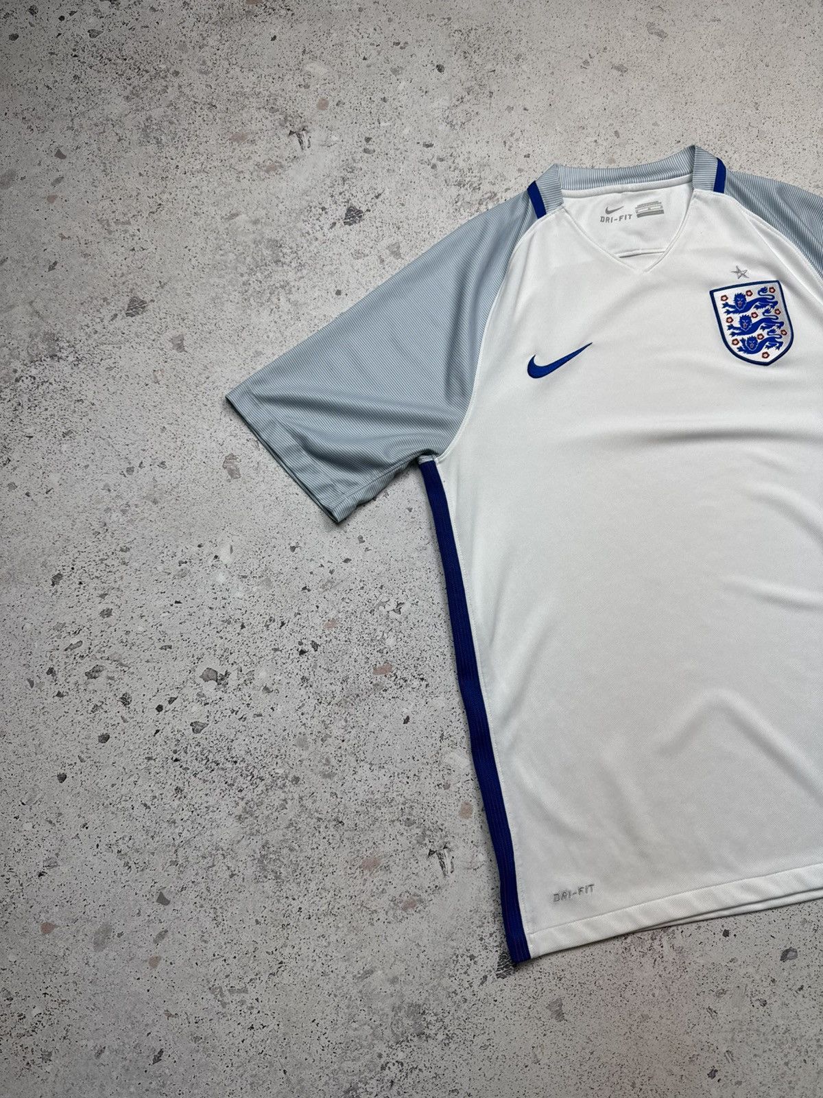 Nike × Vintage Nike England Home Jersey 2016 Youth Men’s White Size US M / EU 48-50 / 2 - 2 Thumbnail
