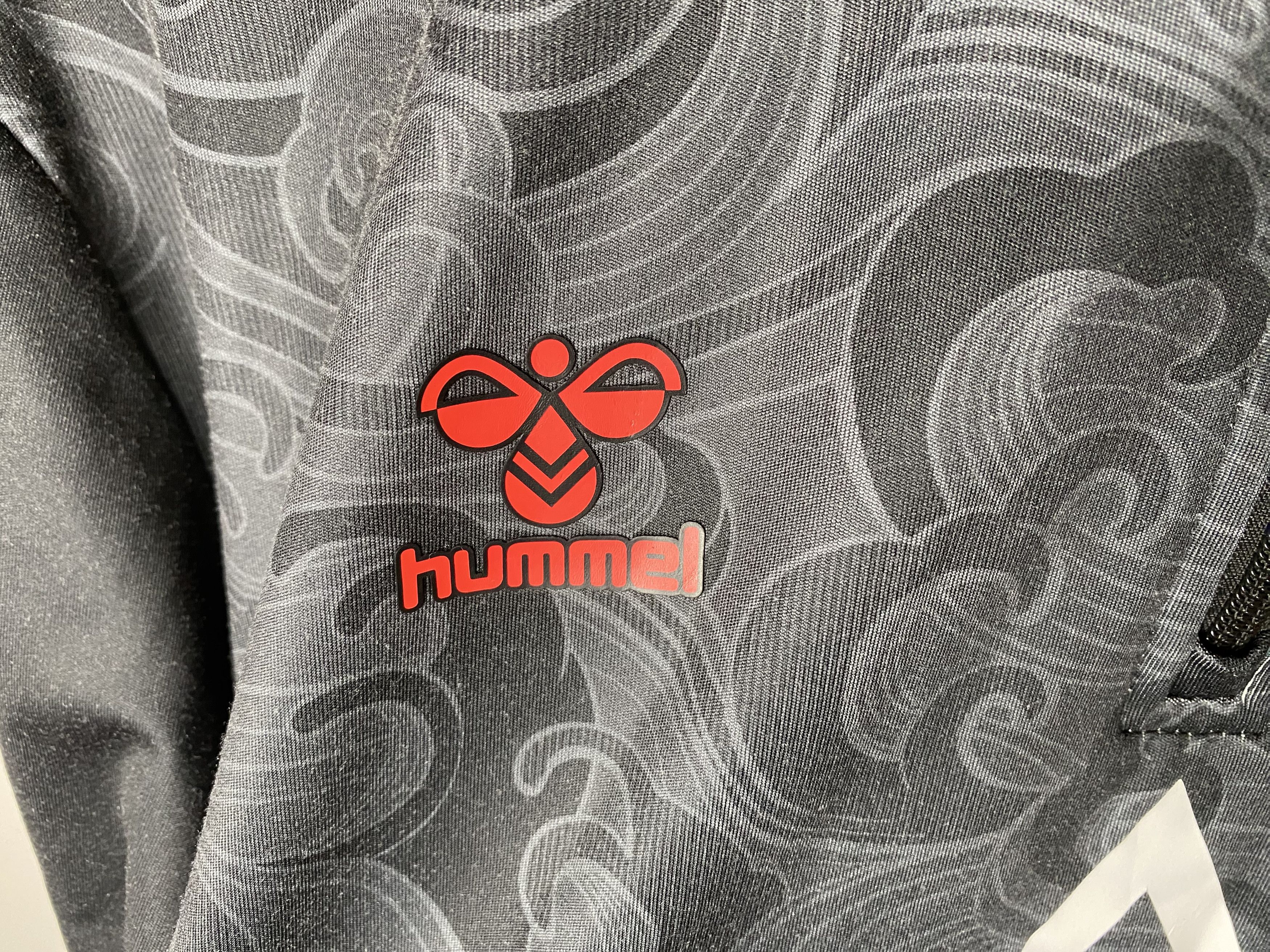 Hummel SOUTHAMPTON 2023 2024 TRAINING TRACK JACKET FOOTBALL SOCCER Size US M / EU 48-50 / 2 - 5 Thumbnail