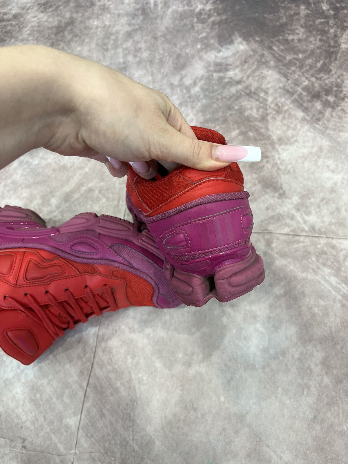 Adidas × Raf Simons Adidas x Raf Simons Ozweego Red/Purple (Size 38) Size US 7 / IT 37 - 6 Thumbnail