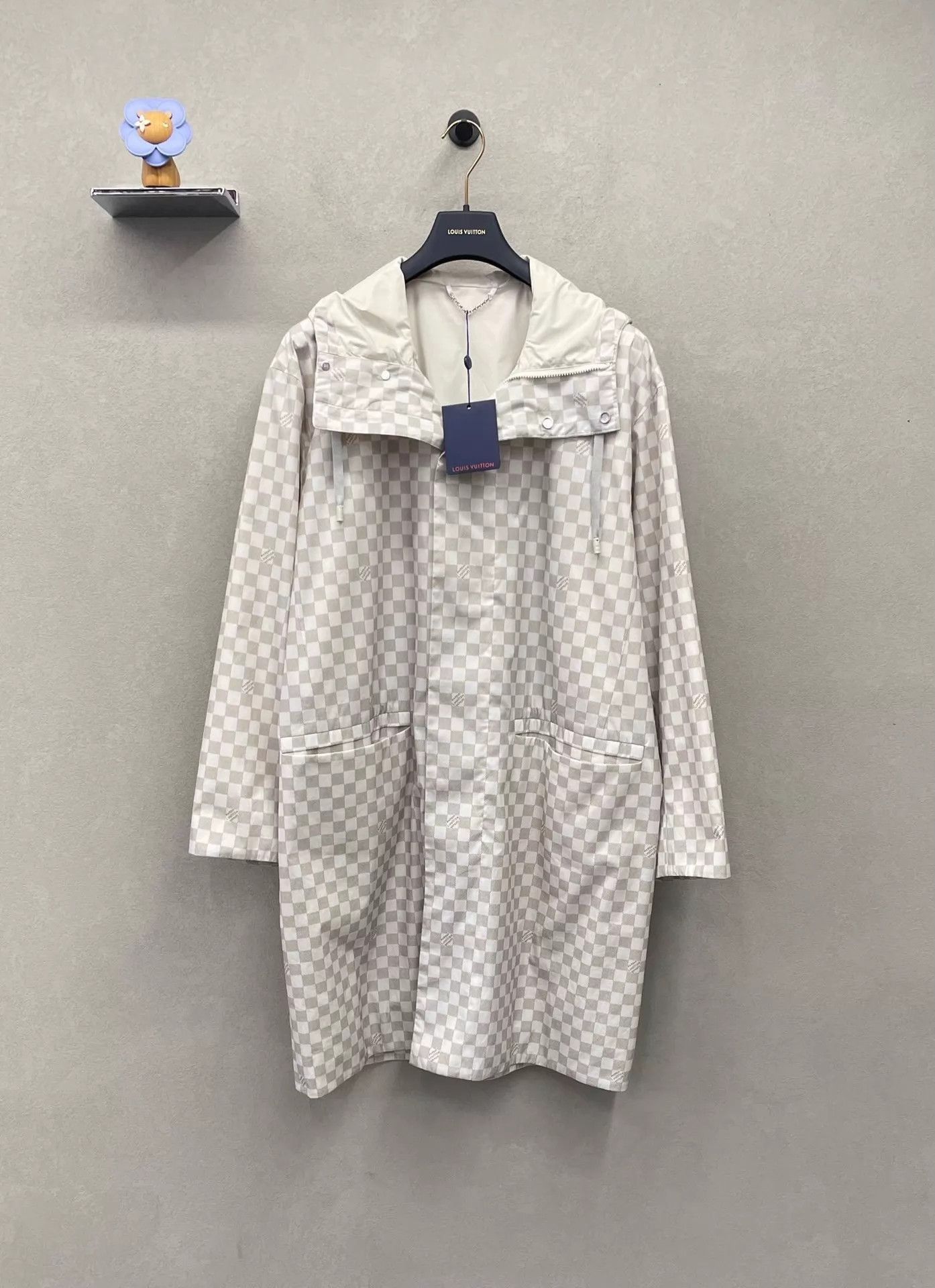Louis Vuitton Multi Checkered Long Raincoat with Hood Size US S / EU 44-46 / 1 - 1 Thumbnail