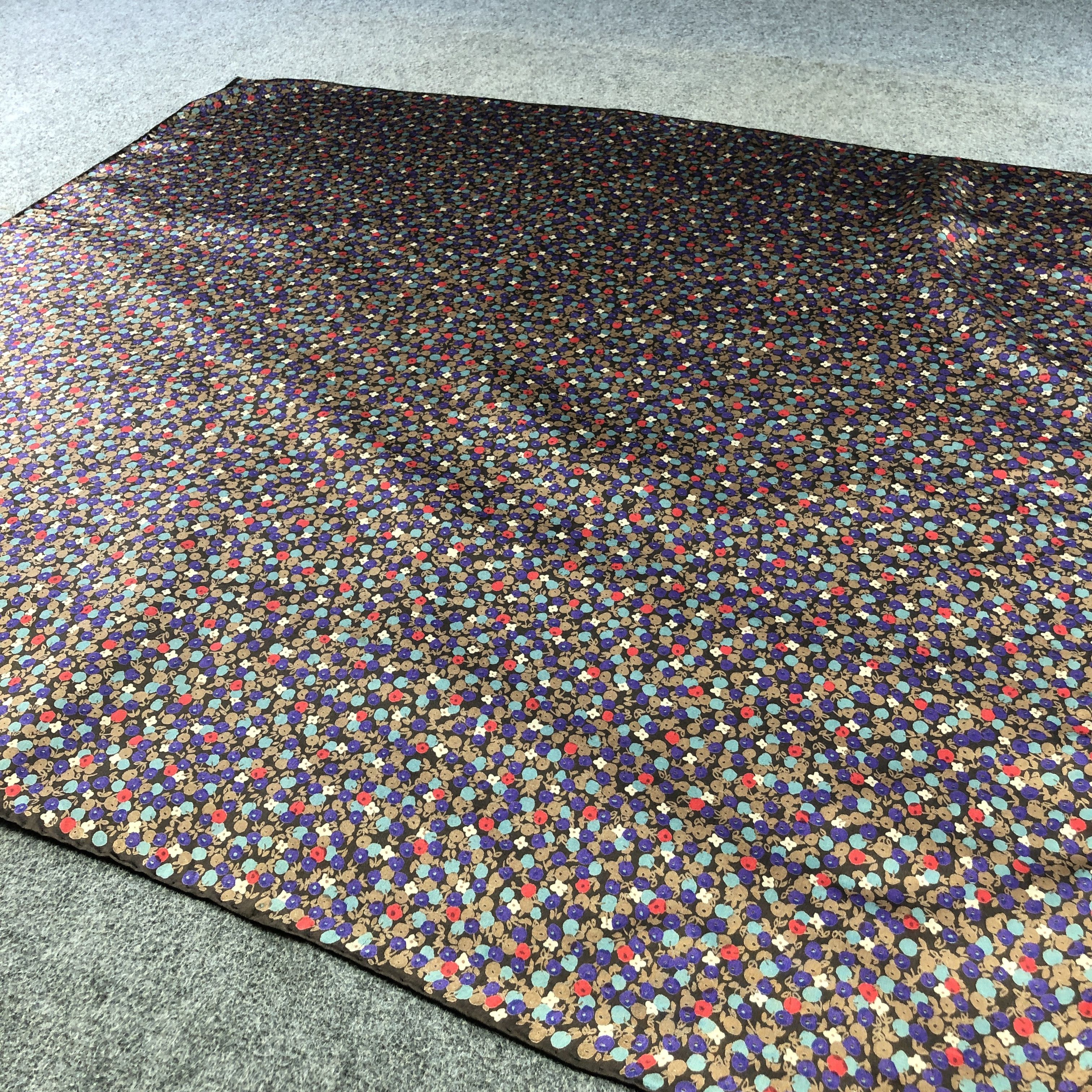 Vintage Vintage Luxury Carnage Flowers Hand Rolled Silk Scarf M1277 Size ONE SIZE - 3 Thumbnail