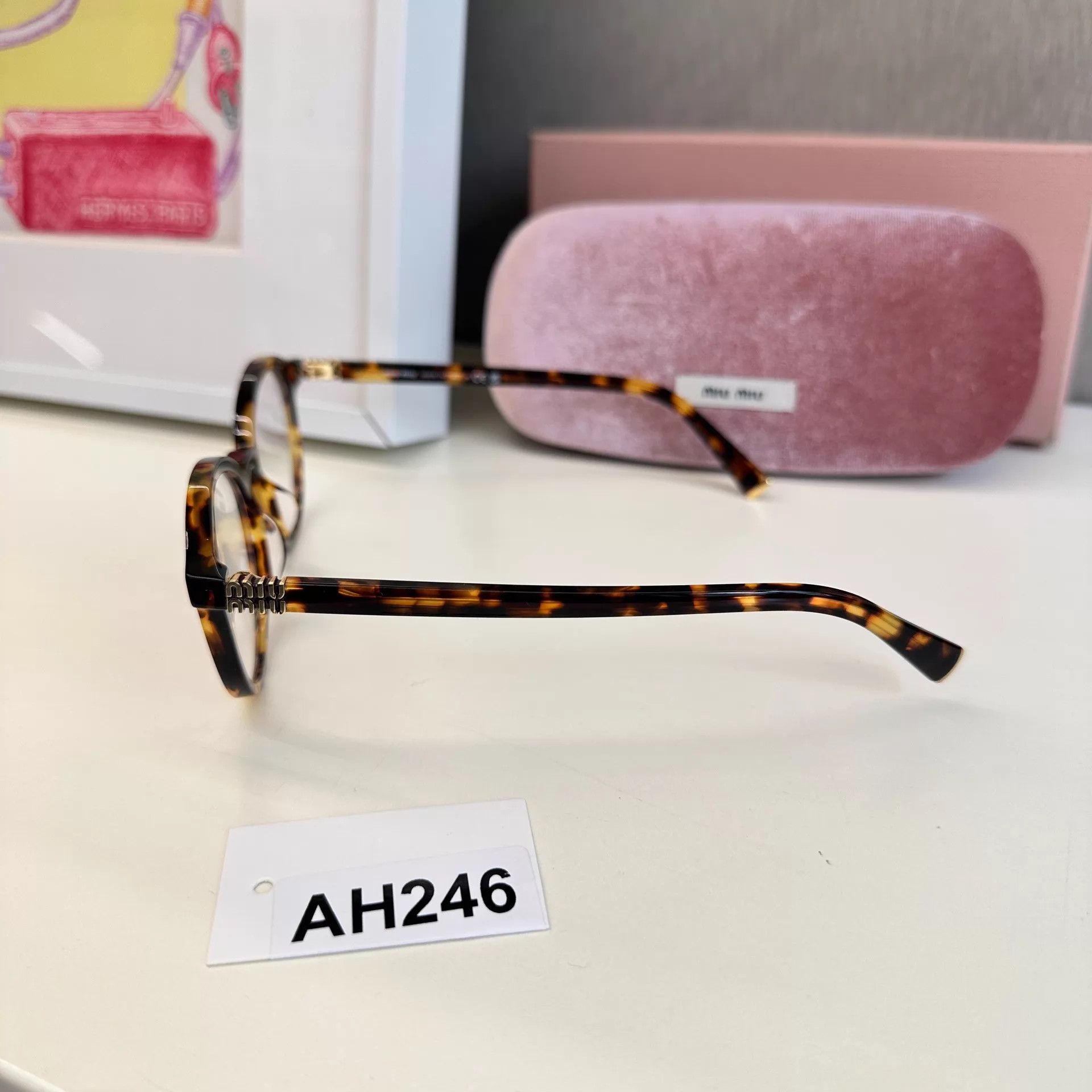 Miu Miu MIU MIU sunglasses AH246 like new with case Size ONE SIZE - 2 Thumbnail