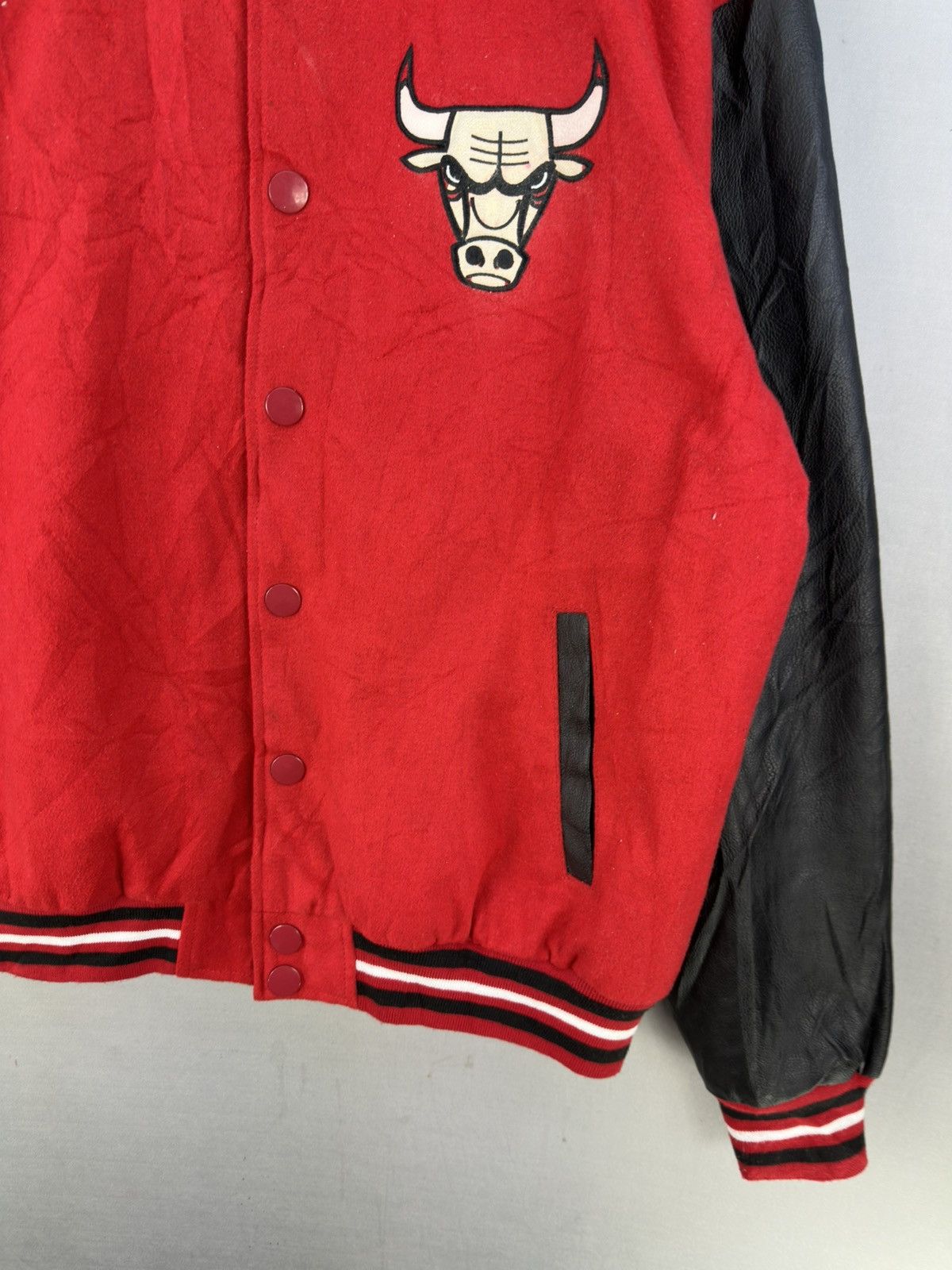 NBA NBA Official Merchandise Chicago Bulls Varsity Jacket Size US XL / EU 56 / 4 - 3 Thumbnail