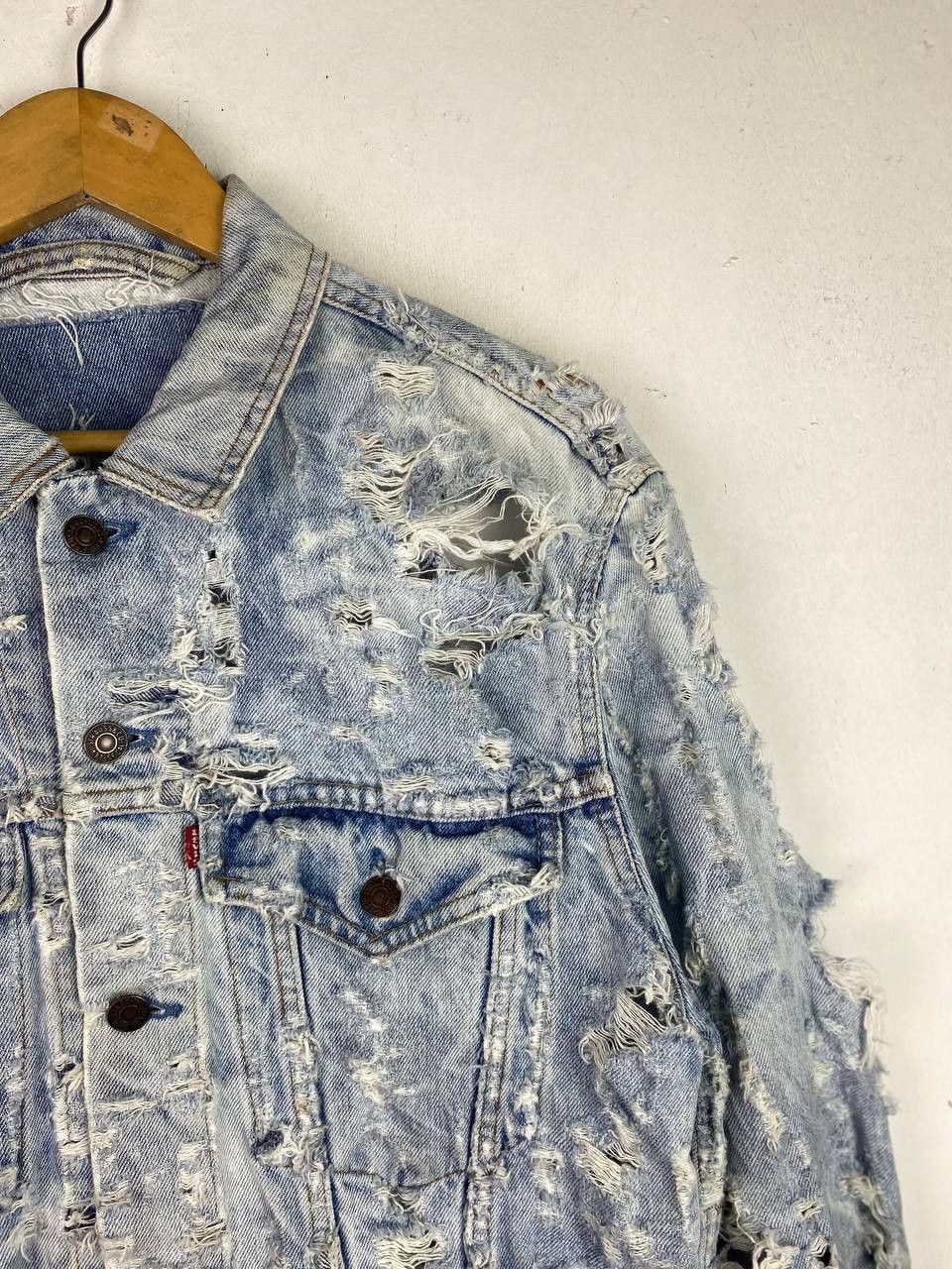 Levi's vintage levis denim jacket distressed very nice design Size US L / EU 52-54 / 3 - 5 Thumbnail