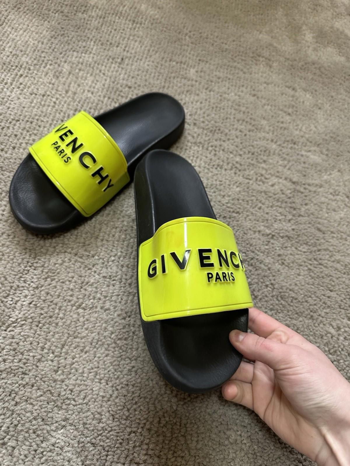 Givenchy Givenchy Yellow & Black Logo Flat Slides Size US 10 / EU 43 - 3 Thumbnail