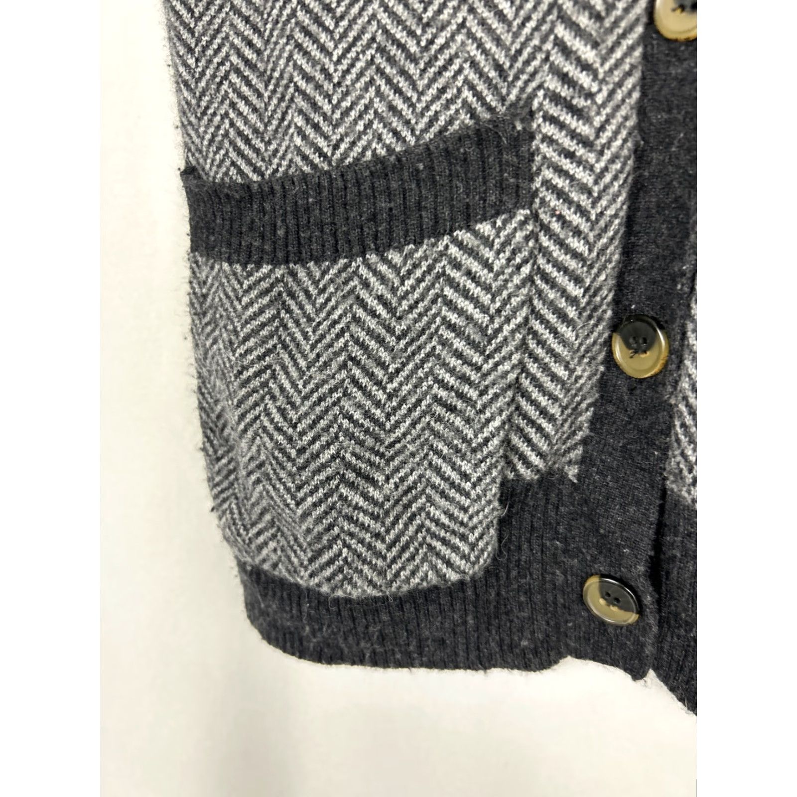 J.Crew J. Crew Cardigan Sweater Womens XS Black Gray Wool Blend Herringbone Knit Cap Sleeve V-Neck Buttons Pockets Regular Fit All Seasons Fall Winter Spring Size XS / US 0-2 / IT 36-38 - 7 Thumbnail