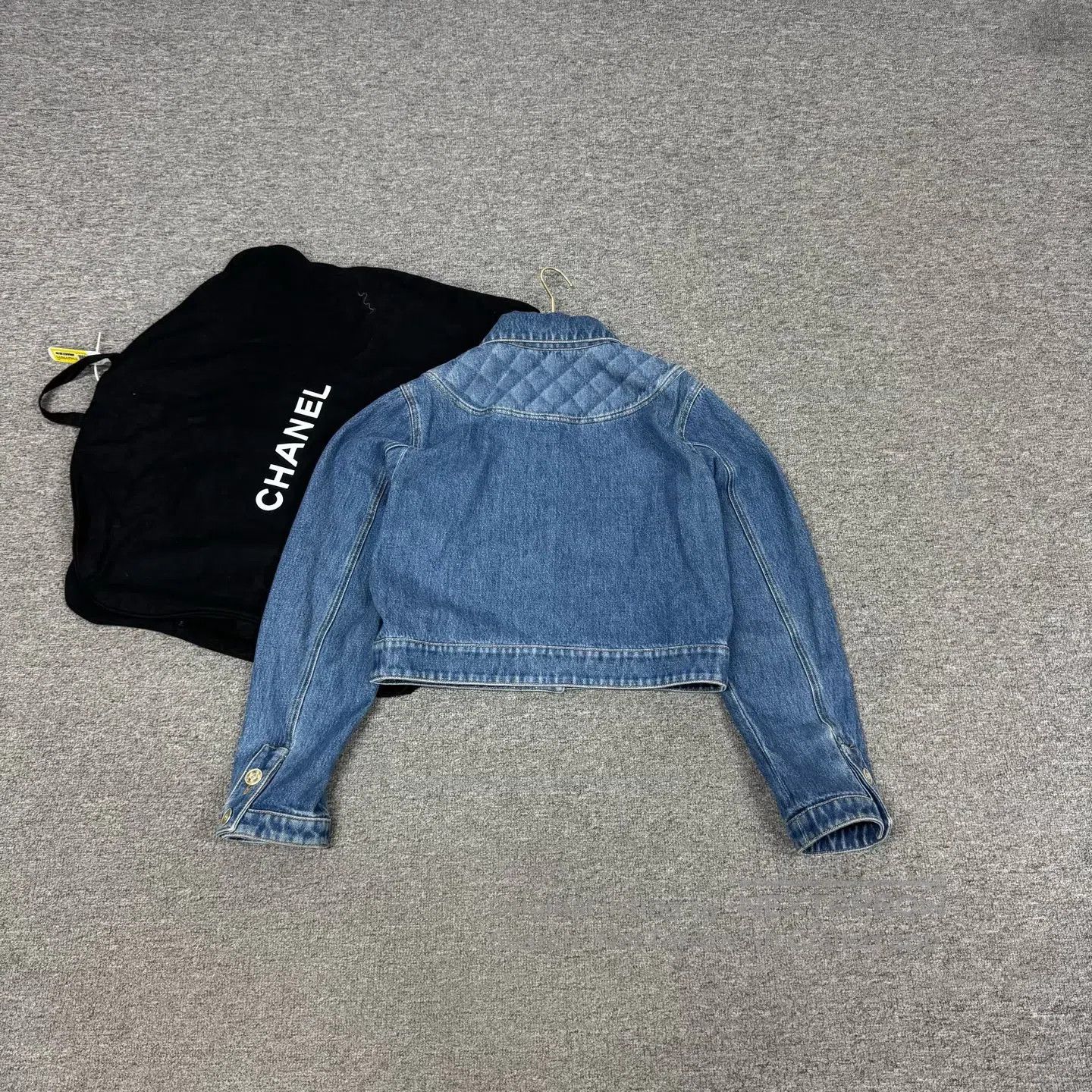 Chanel Chanel Short denim jacket with blue diamond-patterned patc Size M / US 6-8 / IT 42-44 - 2 Thumbnail