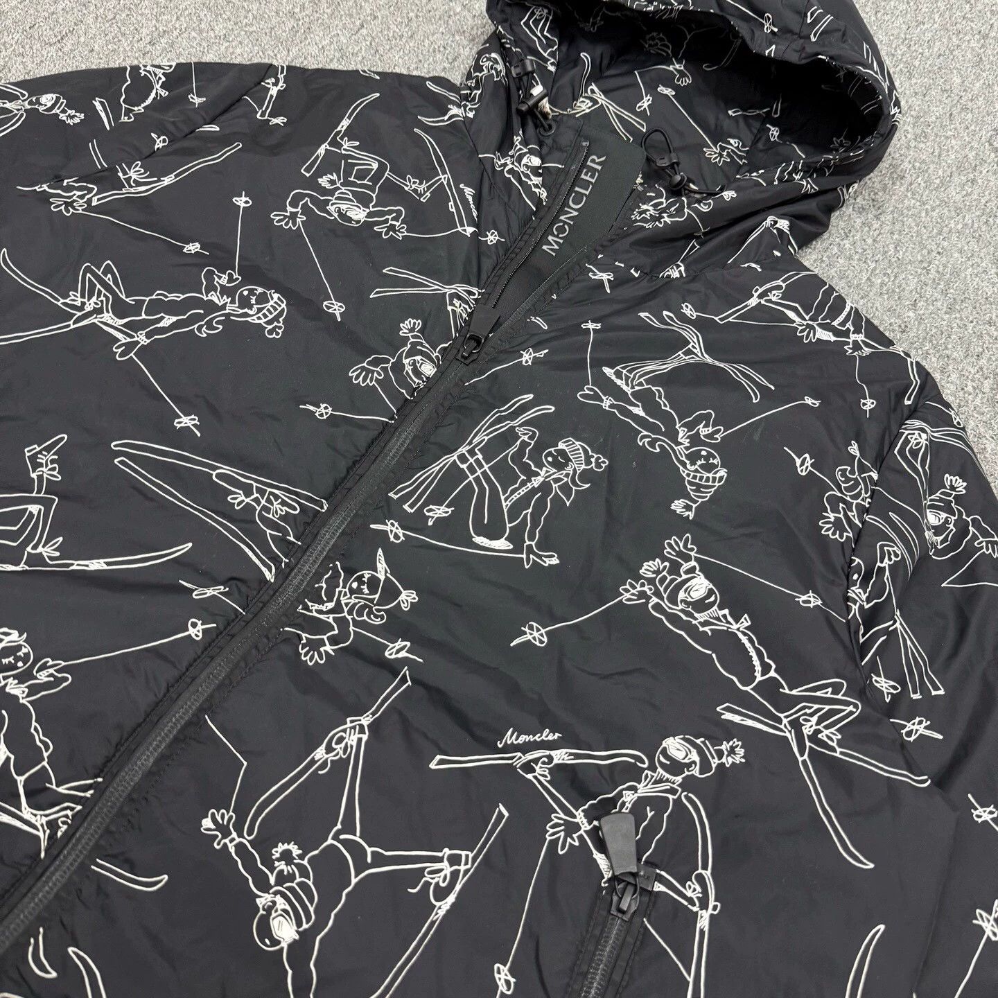 Moncler Moncler skier print black lightweight down jacket size 4 Size US XL / EU 56 / 4 - 3 Thumbnail
