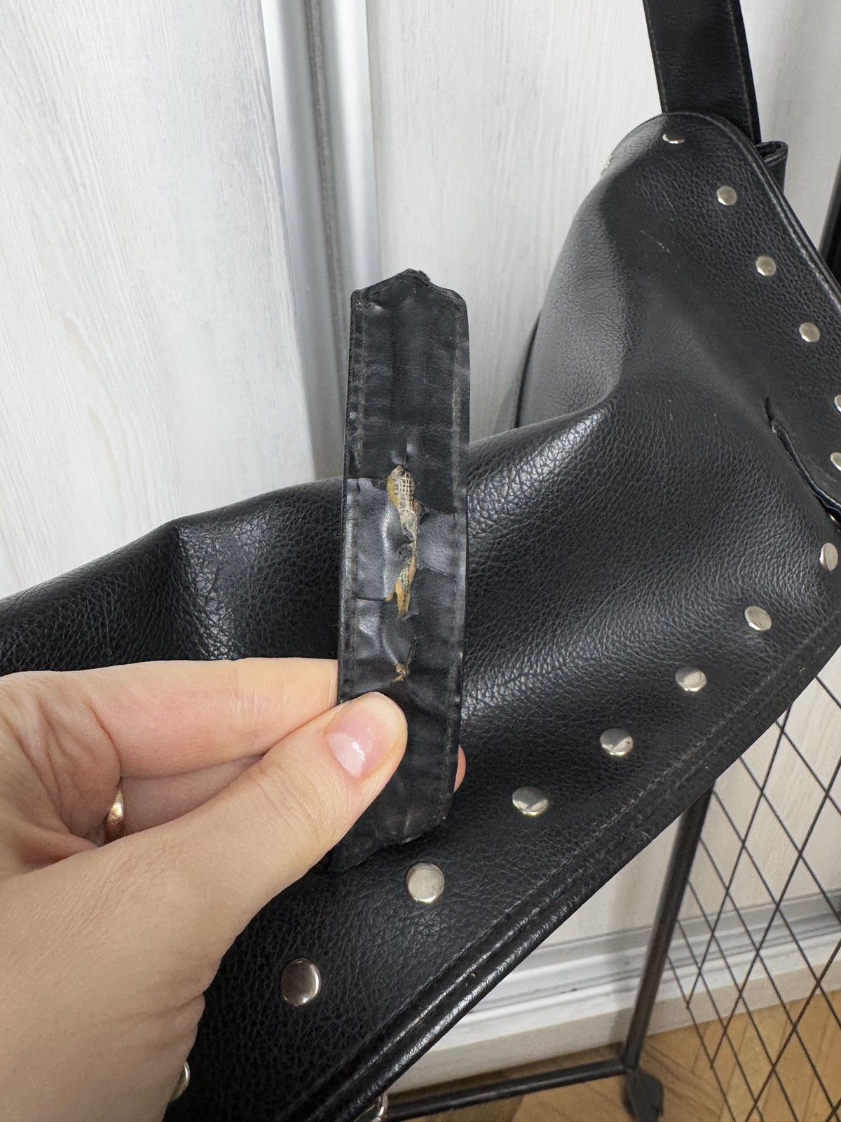Versus Versace Versus Gianni Versace black faux leather stud shoulder bag Size ONE SIZE - 10 Thumbnail