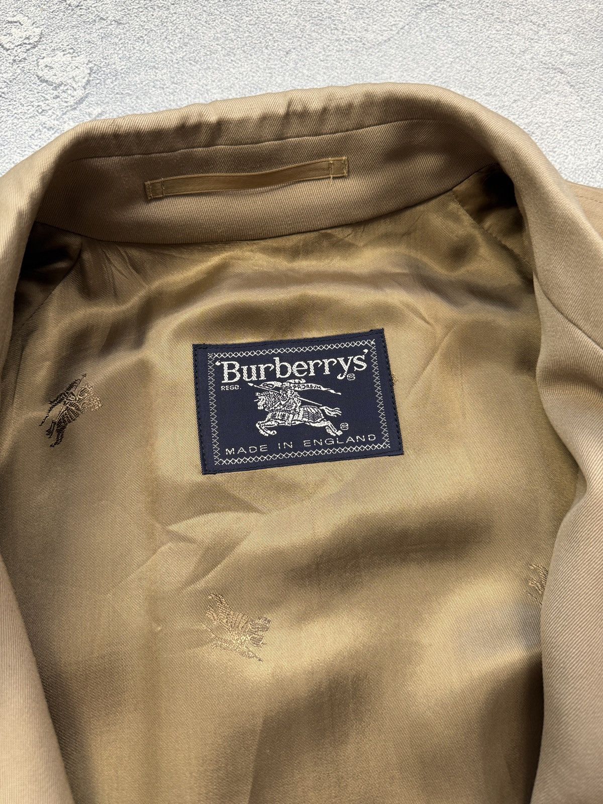 Burberry Burberry Trench coat Size US M / EU 48-50 / 2 - 24 Thumbnail
