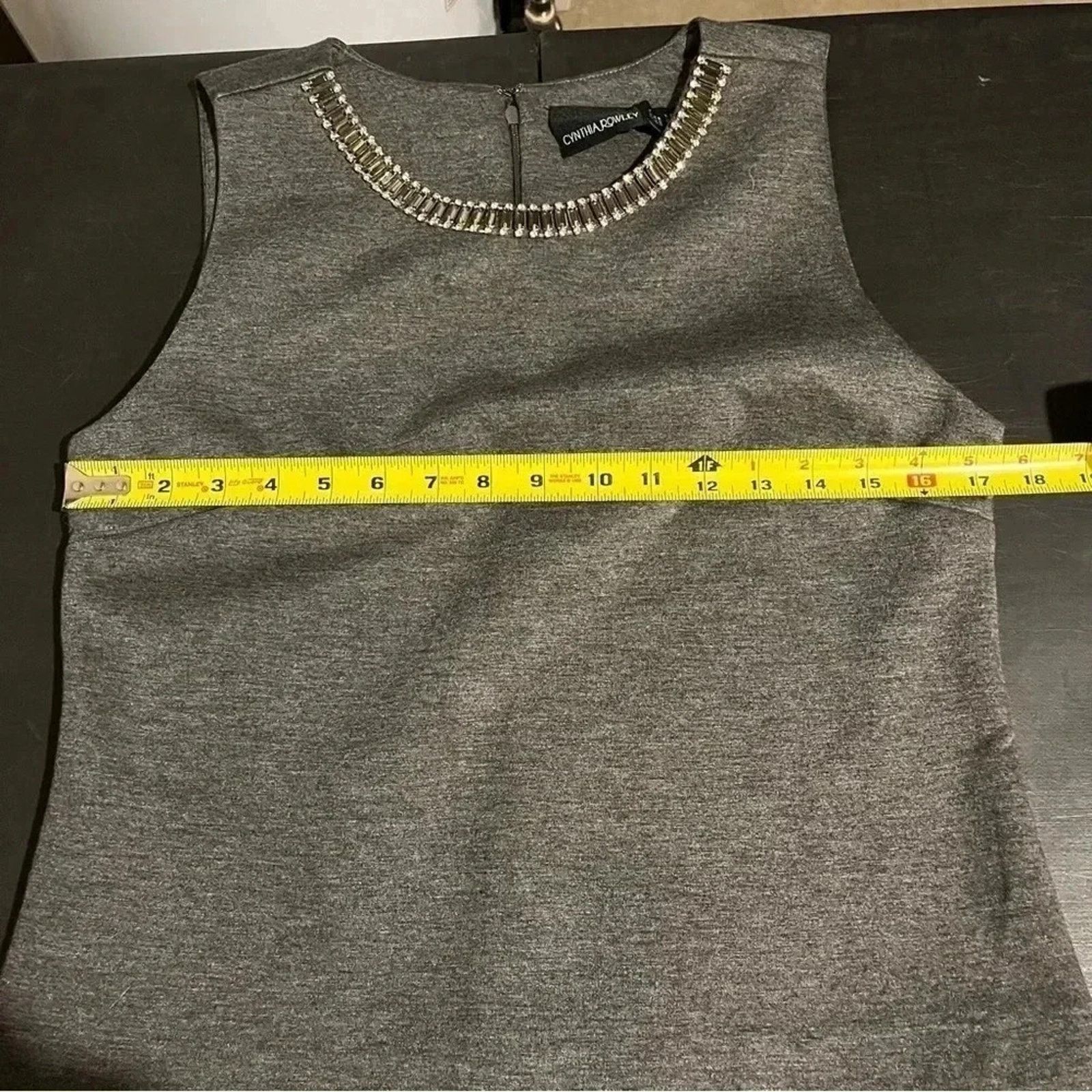 Cynthia Rowley Cynthia Rowley Grey Knit Jeweled Neck Tank Top Size M Size M / US 6-8 / IT 42-44 - 7 Thumbnail