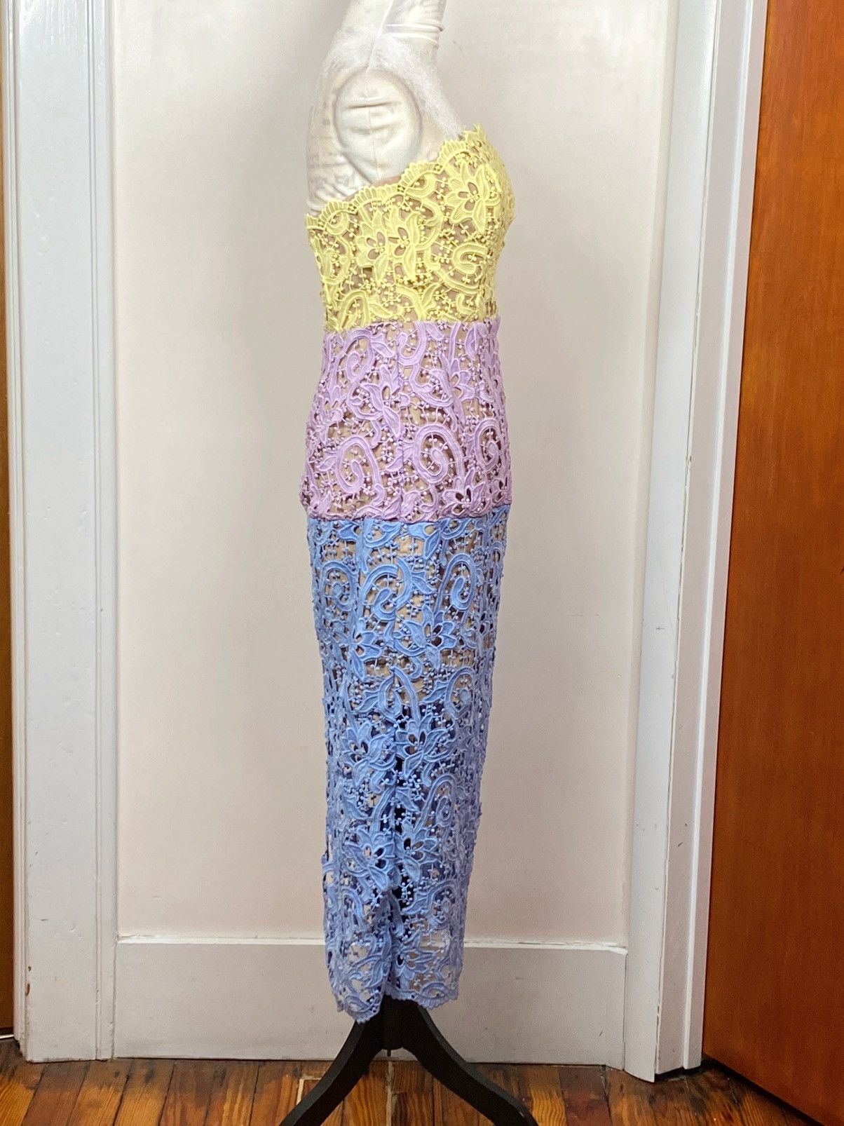 MILLY Milly Kait Colorblocked Lace Cocktail Dress size 10 Size L / US 10 / IT 46 - 10 Thumbnail