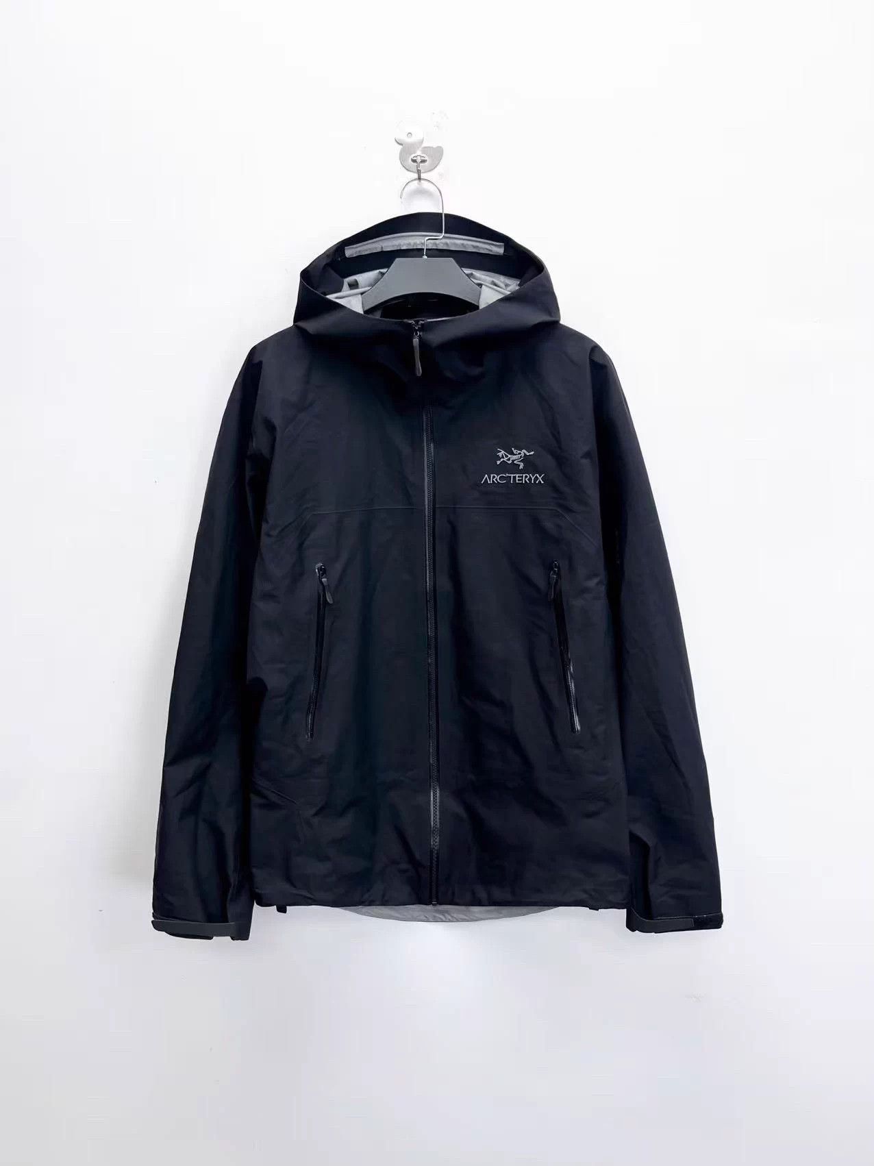 Arc'teryx Arcteryx BETA GORE-TEX Black Hard Shell M Unisex Jacket Size M / US 6-8 / IT 42-44 - 1 Thumbnail