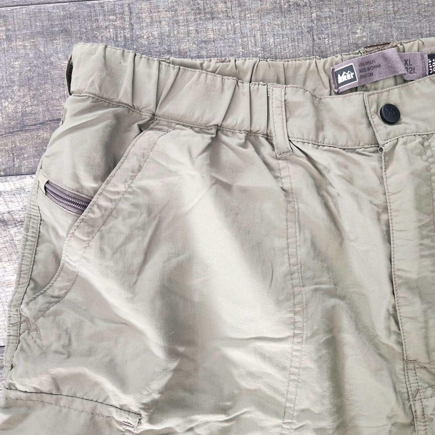 Vintage REI Shorts Mens XL Travel Hiking Outdoor UPF 50 Sage Cargo Pockets Fishing Camp Green Outdoor Mens XL Cargo Pocket Shorts Size US 36 / EU 52 - 4 Thumbnail