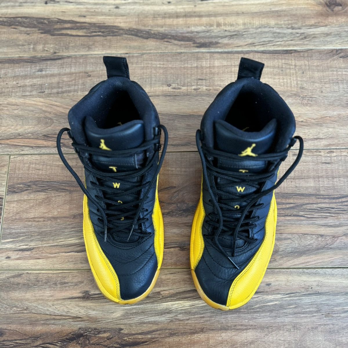 Jordan Brand Jordan 12 Retro black yellow basketball shoes Size 7 Size US 7 / EU 40 - 3 Thumbnail