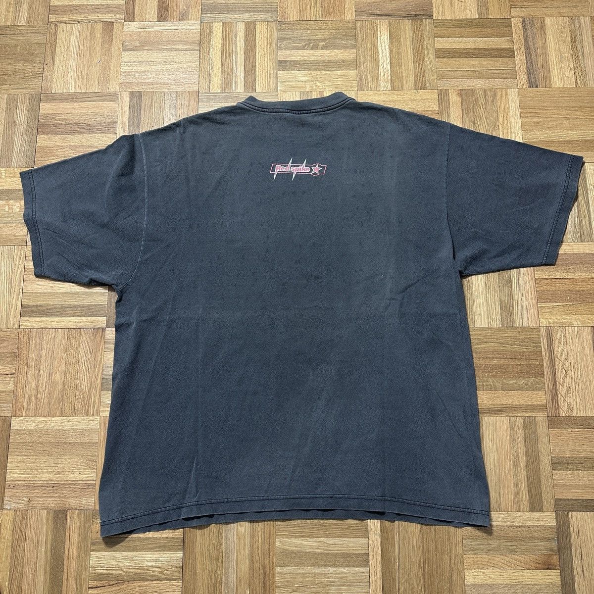 Vintage Vintage Red Spike tee Size US XL / EU 56 / 4 - 2 Thumbnail