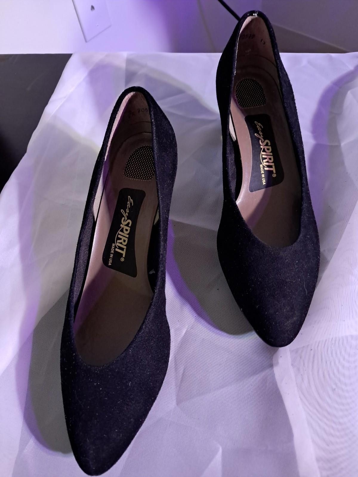 Other Easy Spirit Womens Heels Size 6B Black Suede Low Heel Size US 6 / IT 36 - 1 Thumbnail