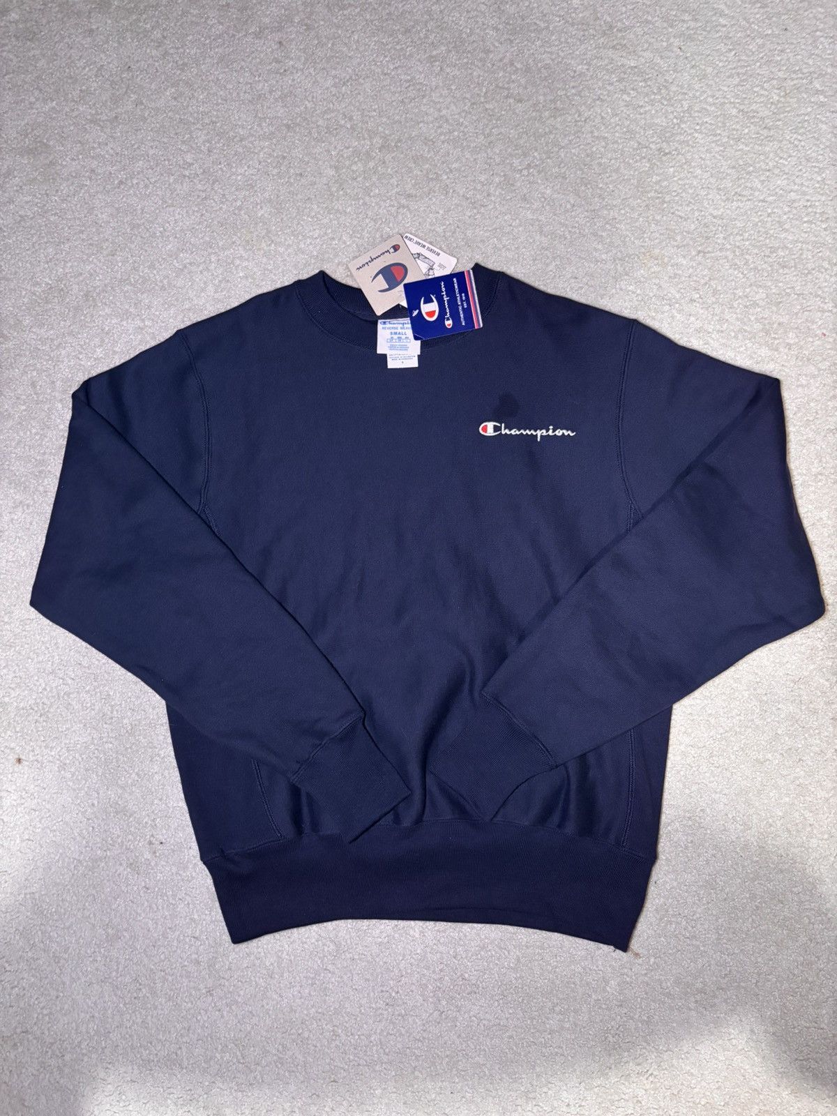 Champion NWT VTG Champion Sz S Navy CrewNeck Reverse Weave Sweatshirt Size US S / EU 44-46 / 1 - 1 Thumbnail