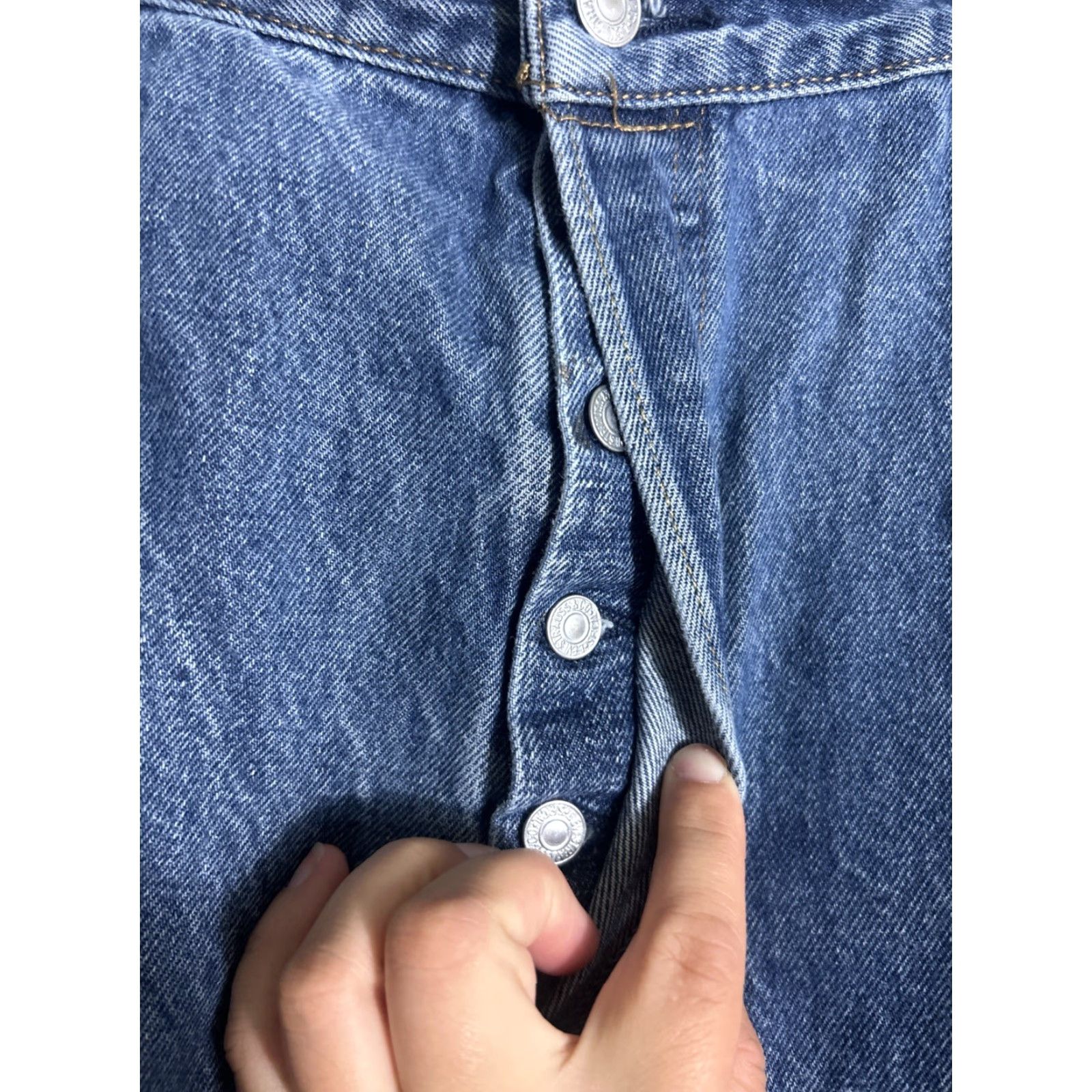 Levi's VINTAGE Levi's 501 Jeans Button Fly Medium Wash 42x33 Jeans Men Blue Straight 42 33 Mens Size US 42 / EU 58 - 6 Thumbnail