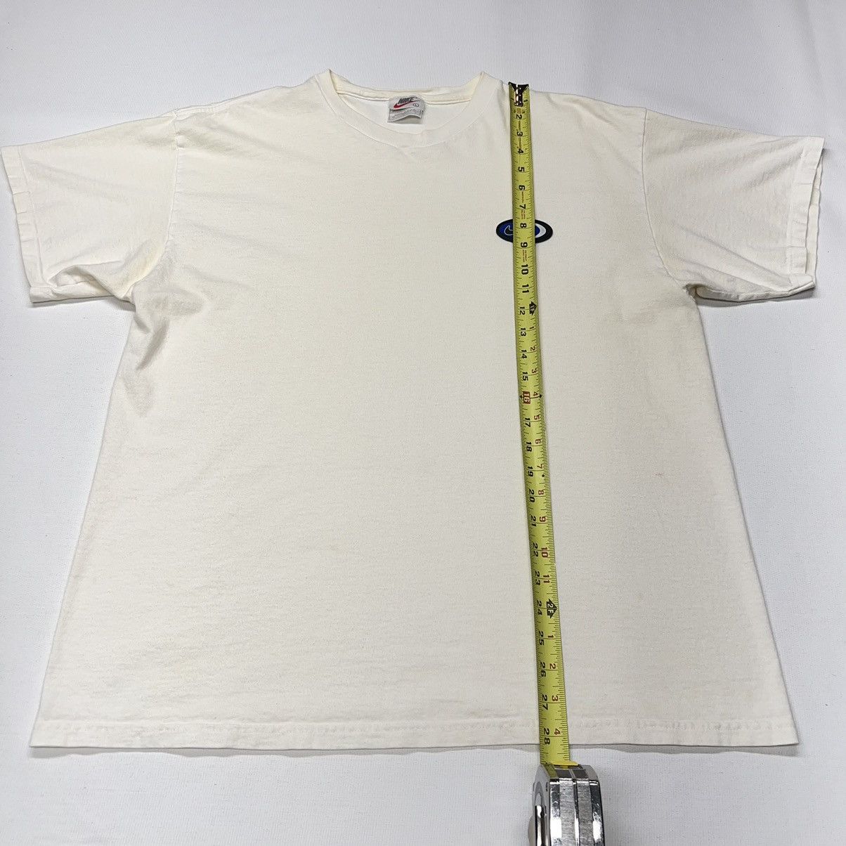 Nike × Vintage Nike Tee Shirt White 3D Logo Rubber Patch Swoosh 90s Size US L / EU 52-54 / 3 - 21 Thumbnail