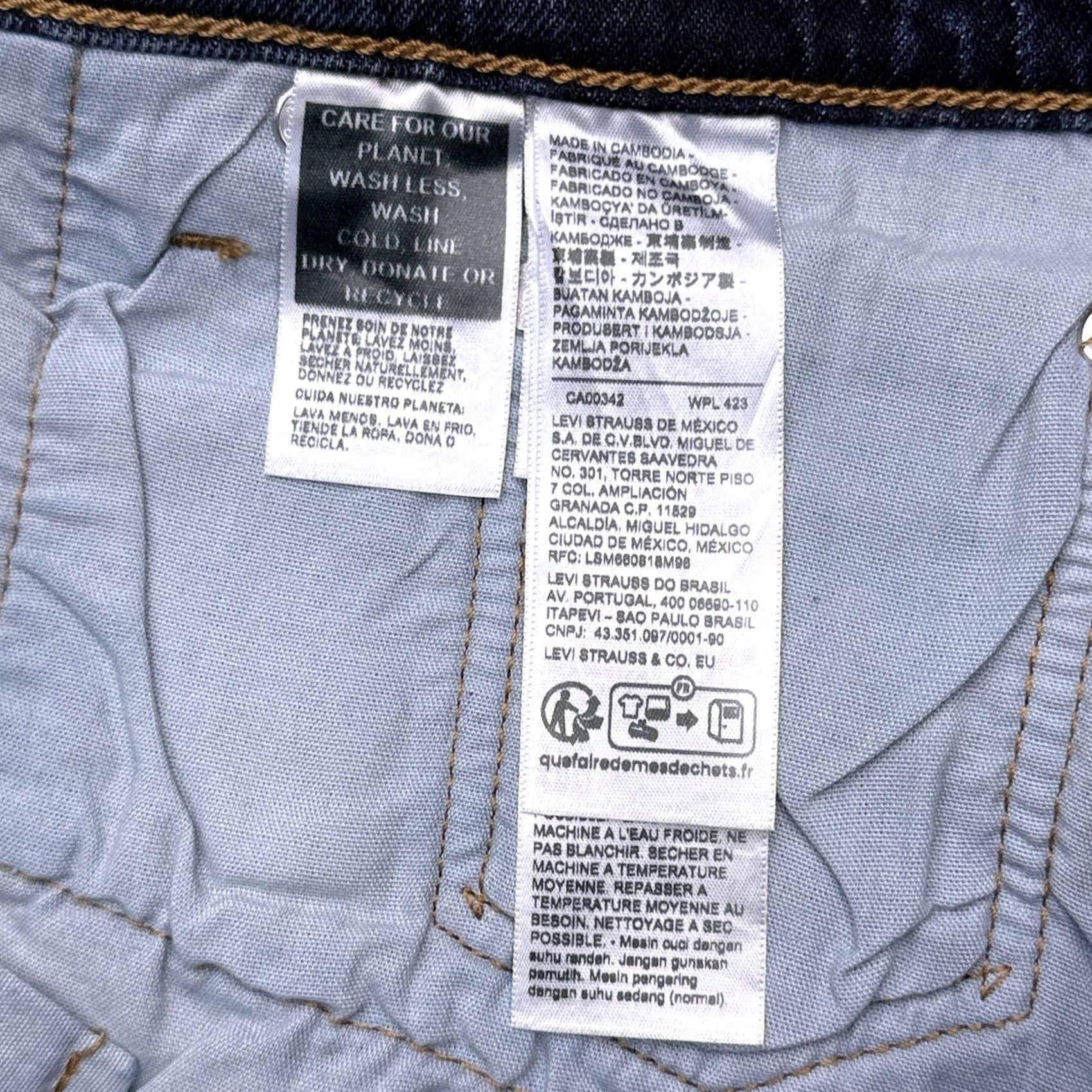 Levi's Levi's 501 Shorts Womens 22W Button Fly High Rise Stretch Denim Casual Blue 5-Pocket Womens Plus"} Size 40" / US 18 - 7 Thumbnail