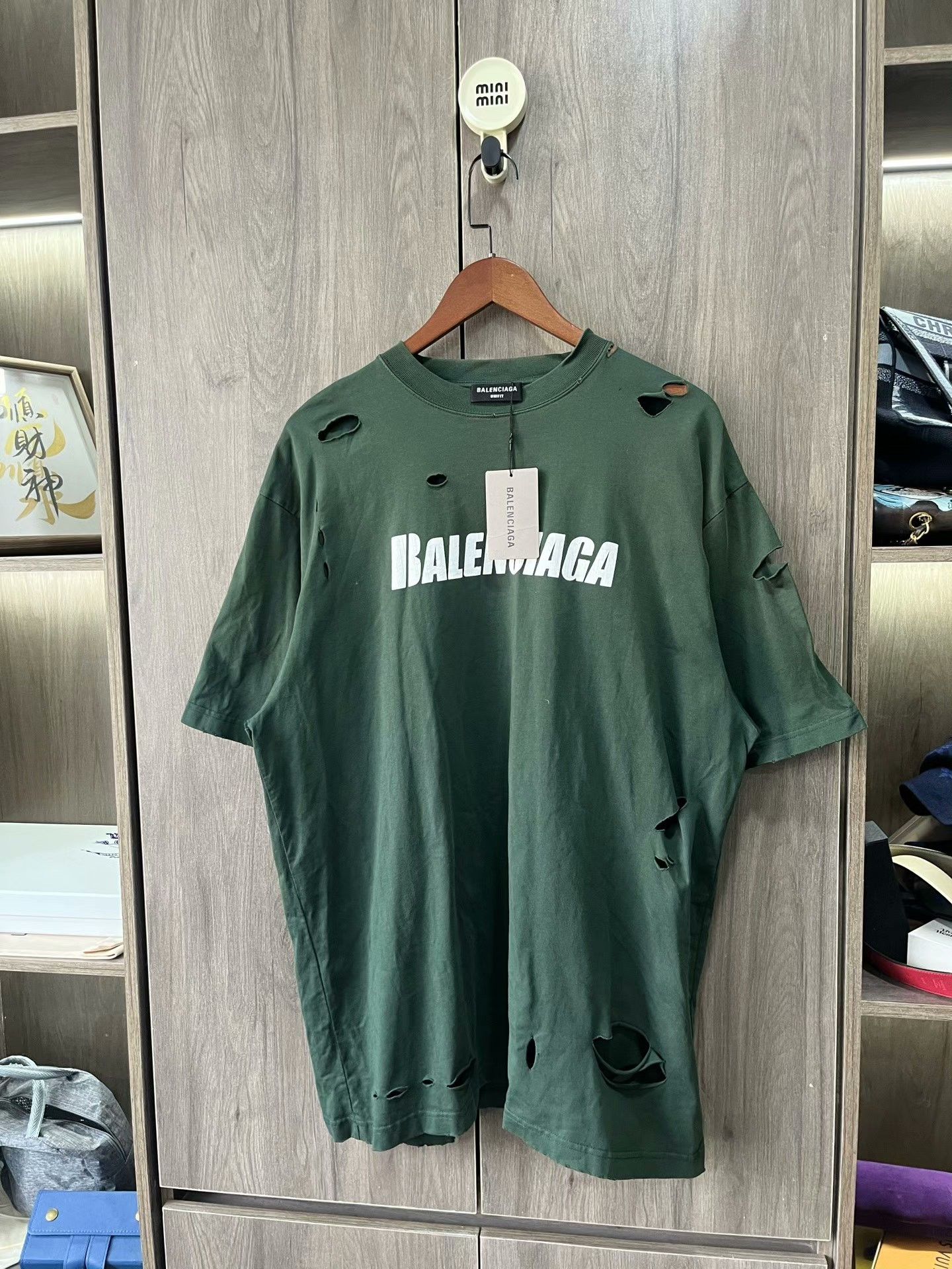 Balenciaga Balenciaga Distressed Green Short-Sleeve Size US XS / EU 42 / 0 - 1 Thumbnail