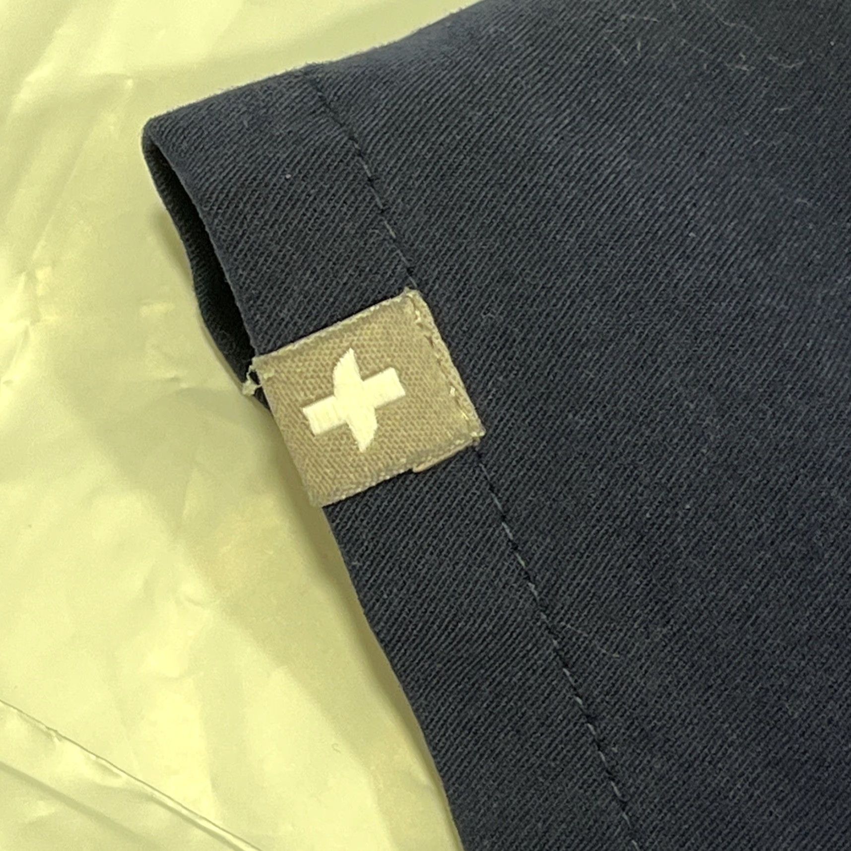 Vintage FIGS Scrub Top Shirt Womens Small Navy Casma Pocket Technical Collection V Neck Size S / US 4 / IT 40 - 6 Thumbnail
