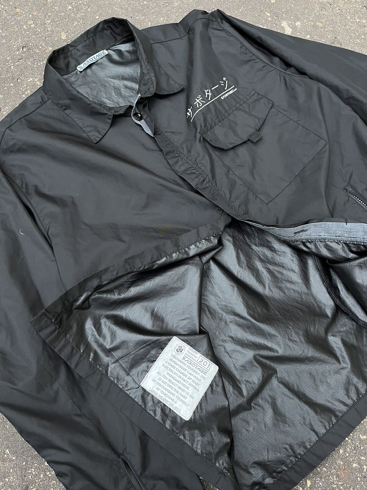 Errolson Hugh 90s Sabotage by Errlson Hugh Japan Rave DJ Waterproof Jacket Size US L / EU 52-54 / 3 - 2 Thumbnail