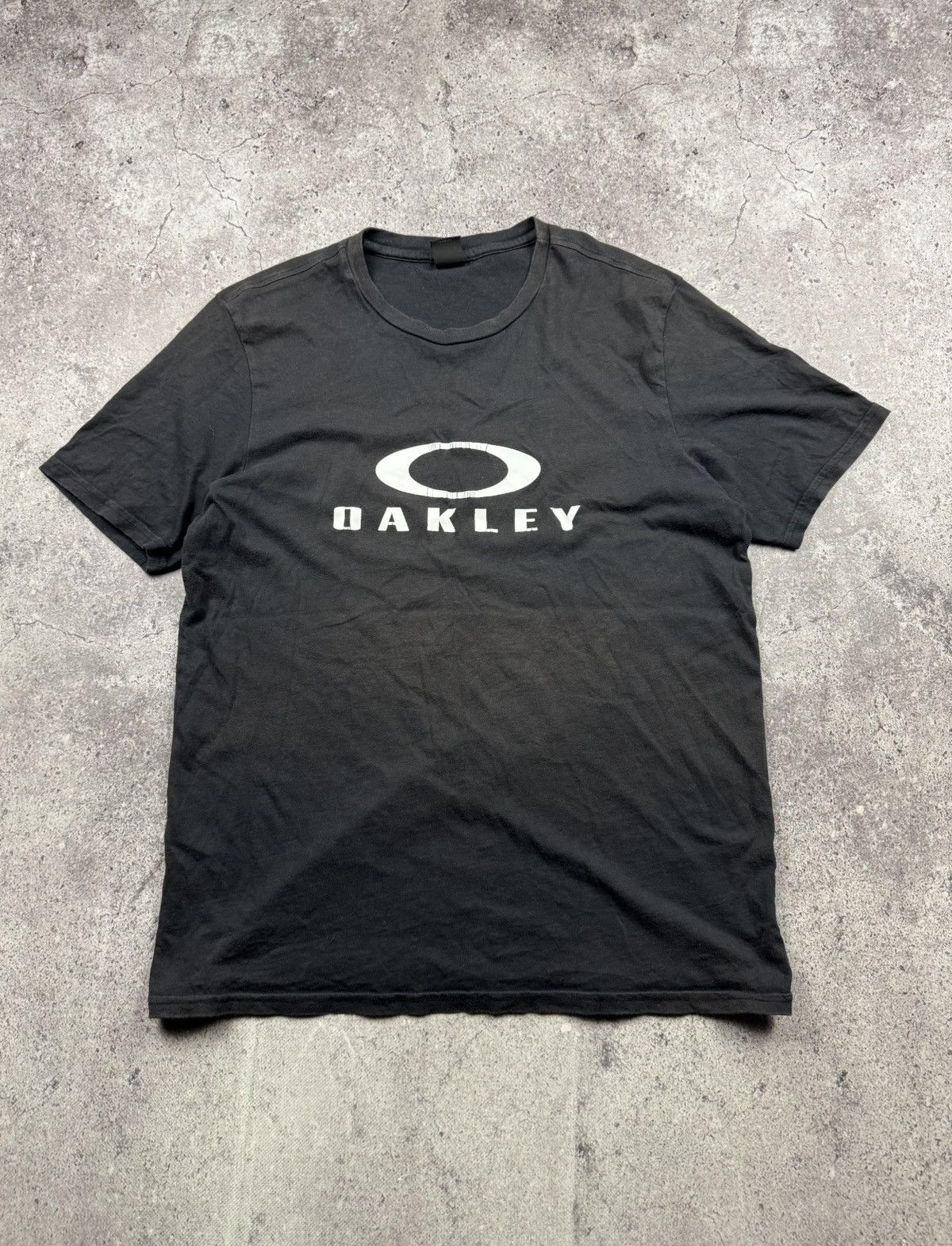Oakley 🔥00’S VINTAGE OAKLEY FADED T-SHIRT BIG LOGO JAPANESSE Size US M / EU 48-50 / 2 - 1 Thumbnail