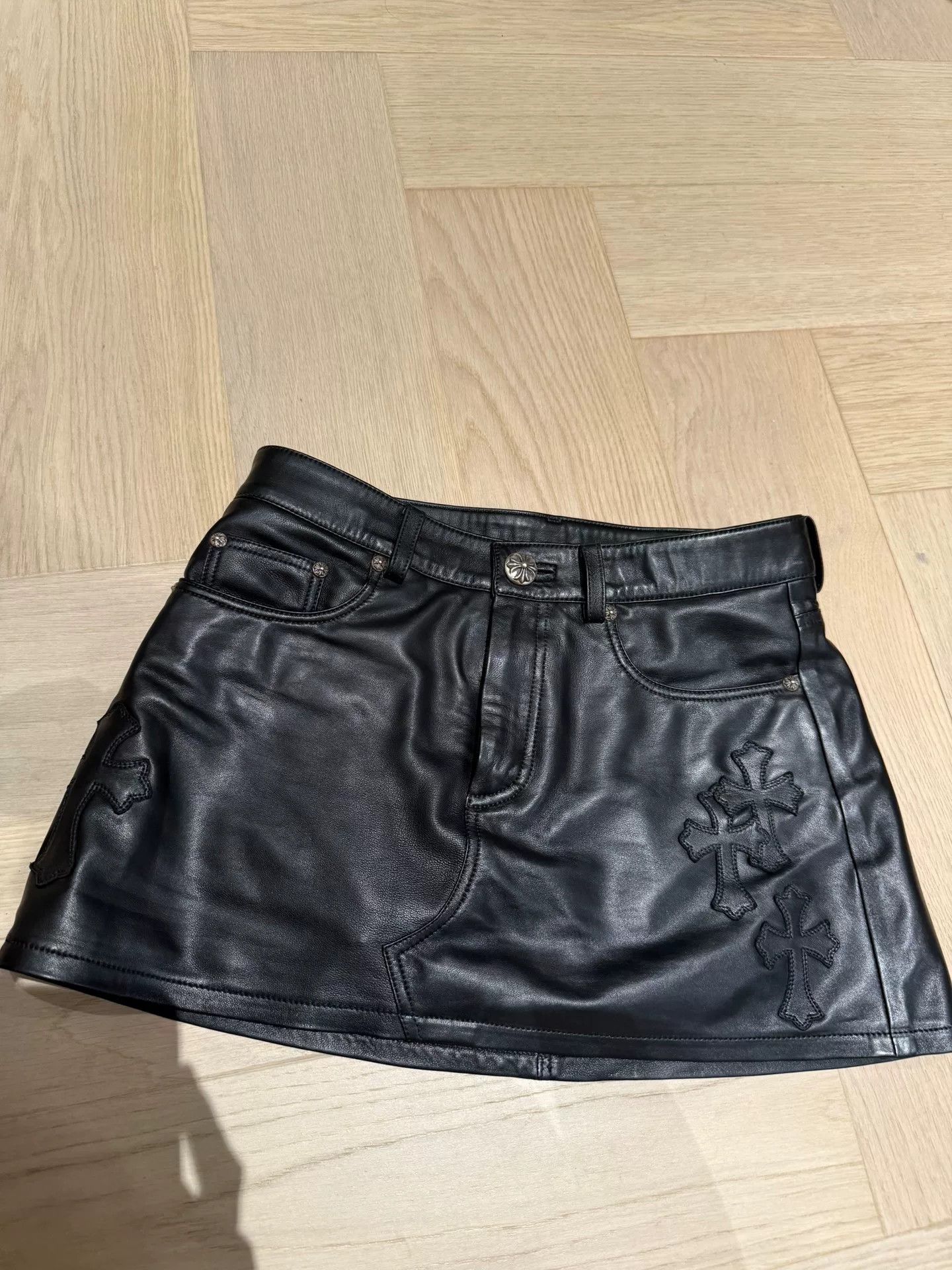 Chrome Hearts Chrome Hearts Lambskin Leather Mini Skirt Size 26" / US 2 / IT 38 - 1 Thumbnail