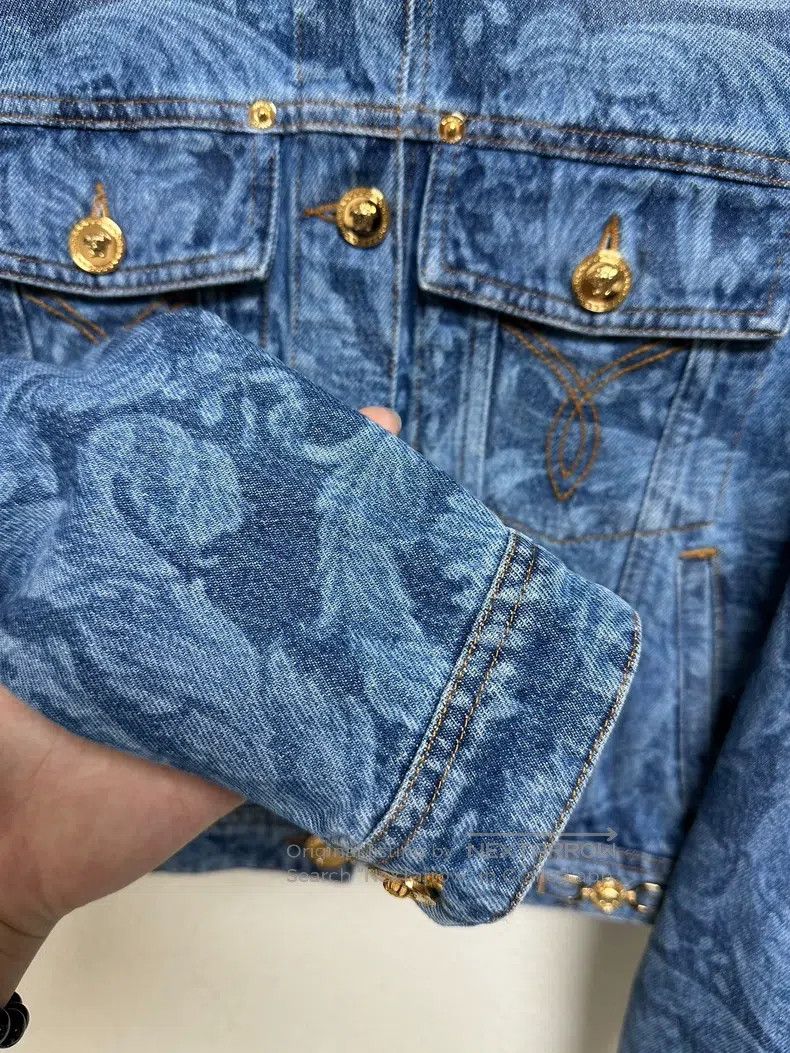 Versace Versace Blue washed denim jacket Size US XXS / EU 40 - 6 Thumbnail