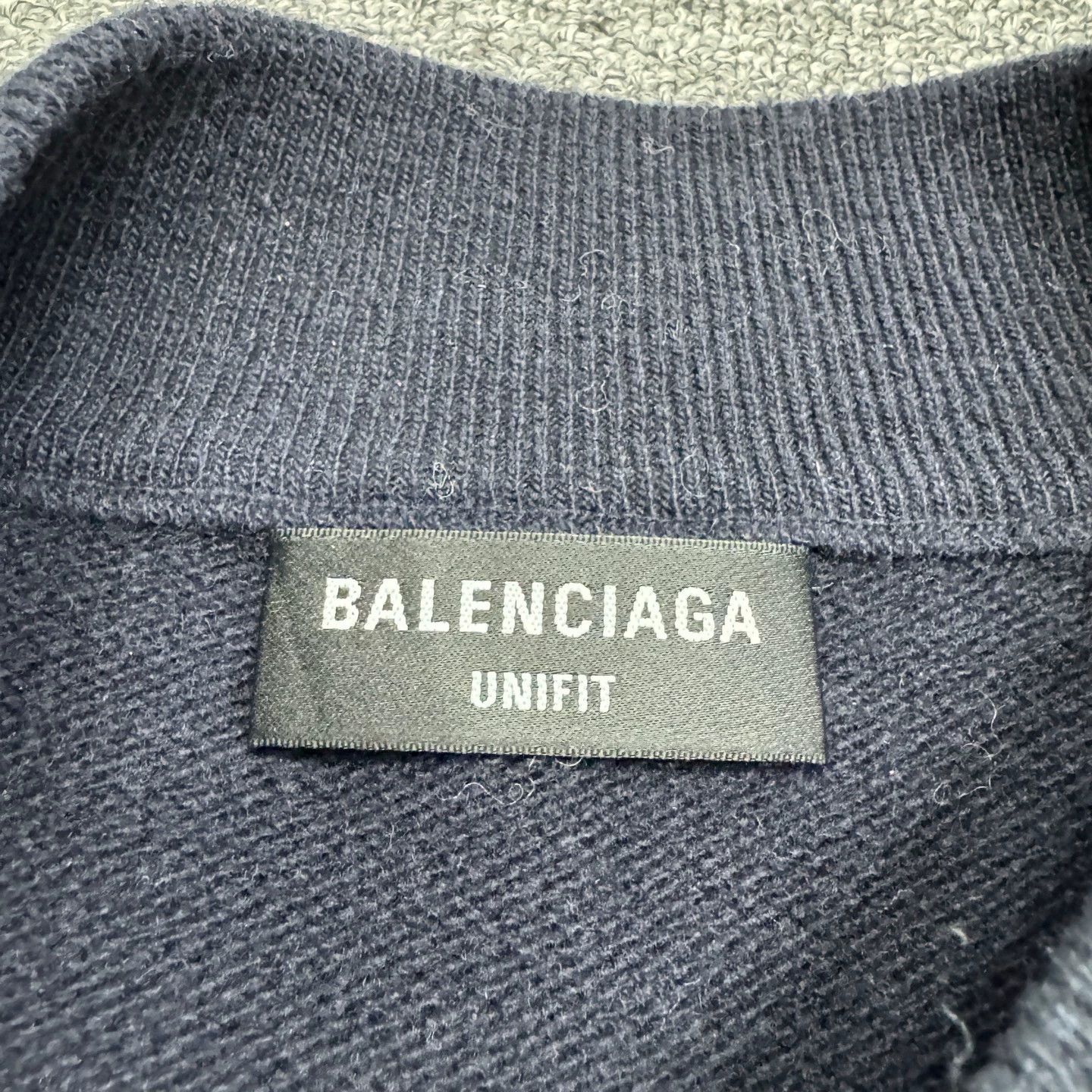 Balenciaga Balenciaga color block V-neck wool knit sweater M Size US M / EU 48-50 / 2 - 2 Thumbnail