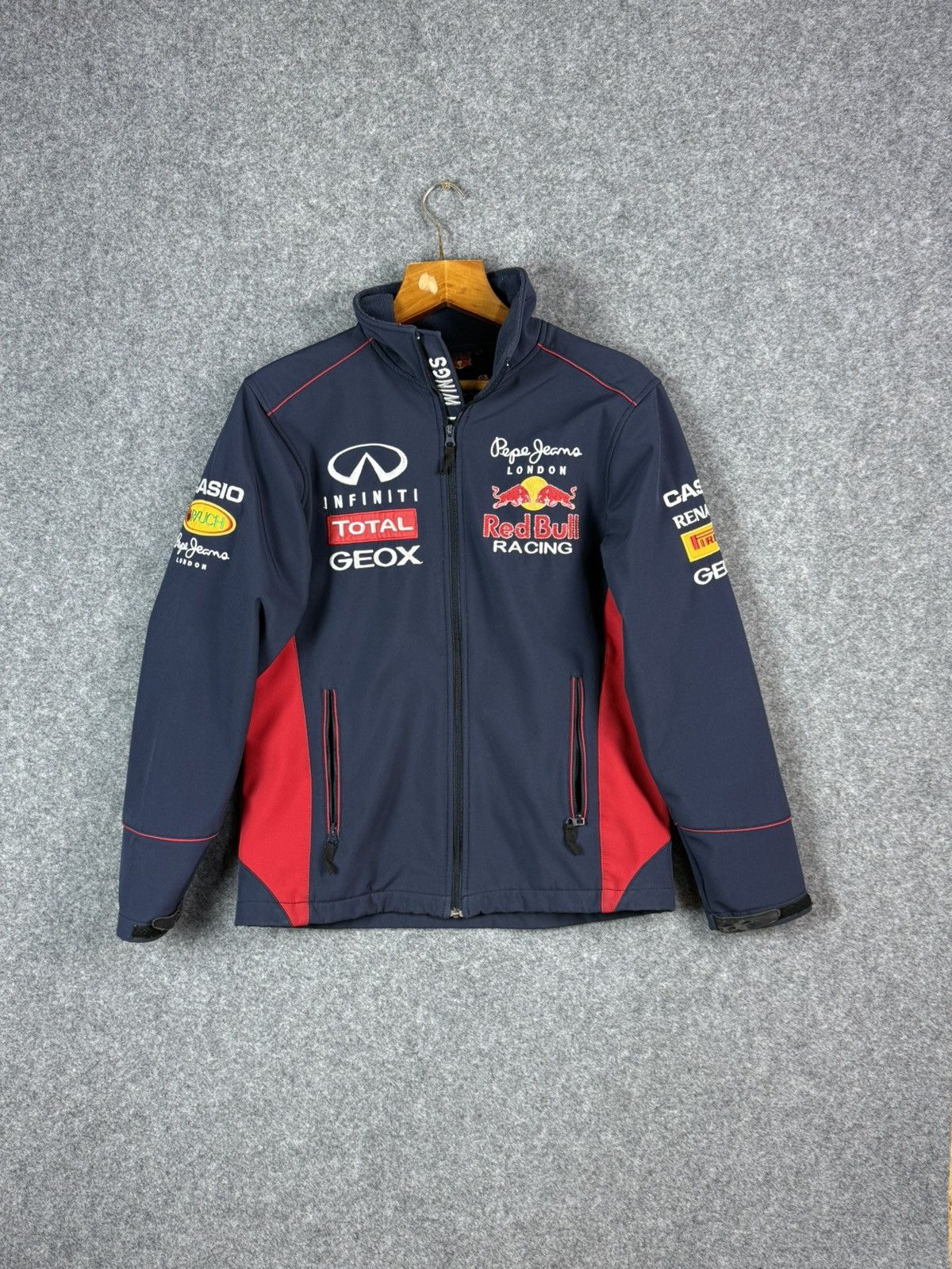 Red Bull Vintage Red Bull Racing Pepe Jeans Infinity Soft shell jacke Size US L / EU 52-54 / 3 - 1 Thumbnail