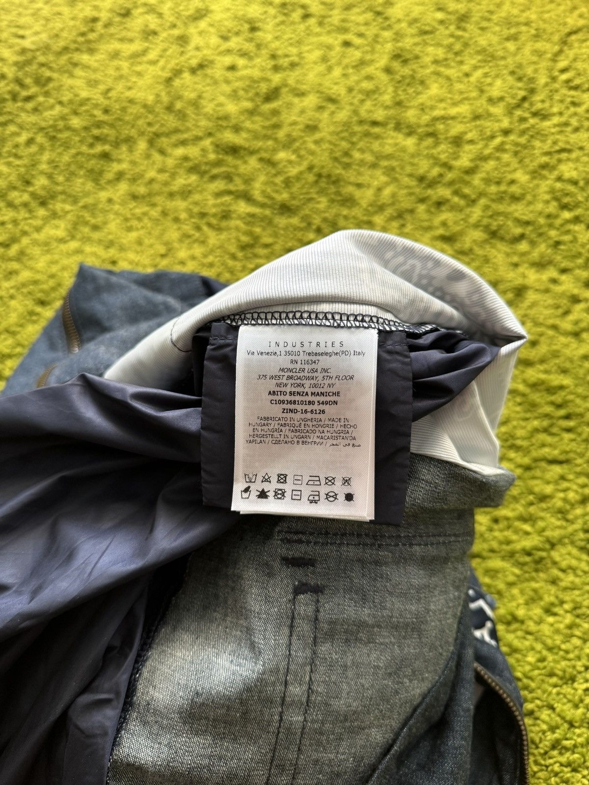 Designer × Moncler × Moncler Grenoble Moncler bandana pattern denim dress abito senza maniche Size M / US 6-8 / IT 42-44 - 16 Thumbnail