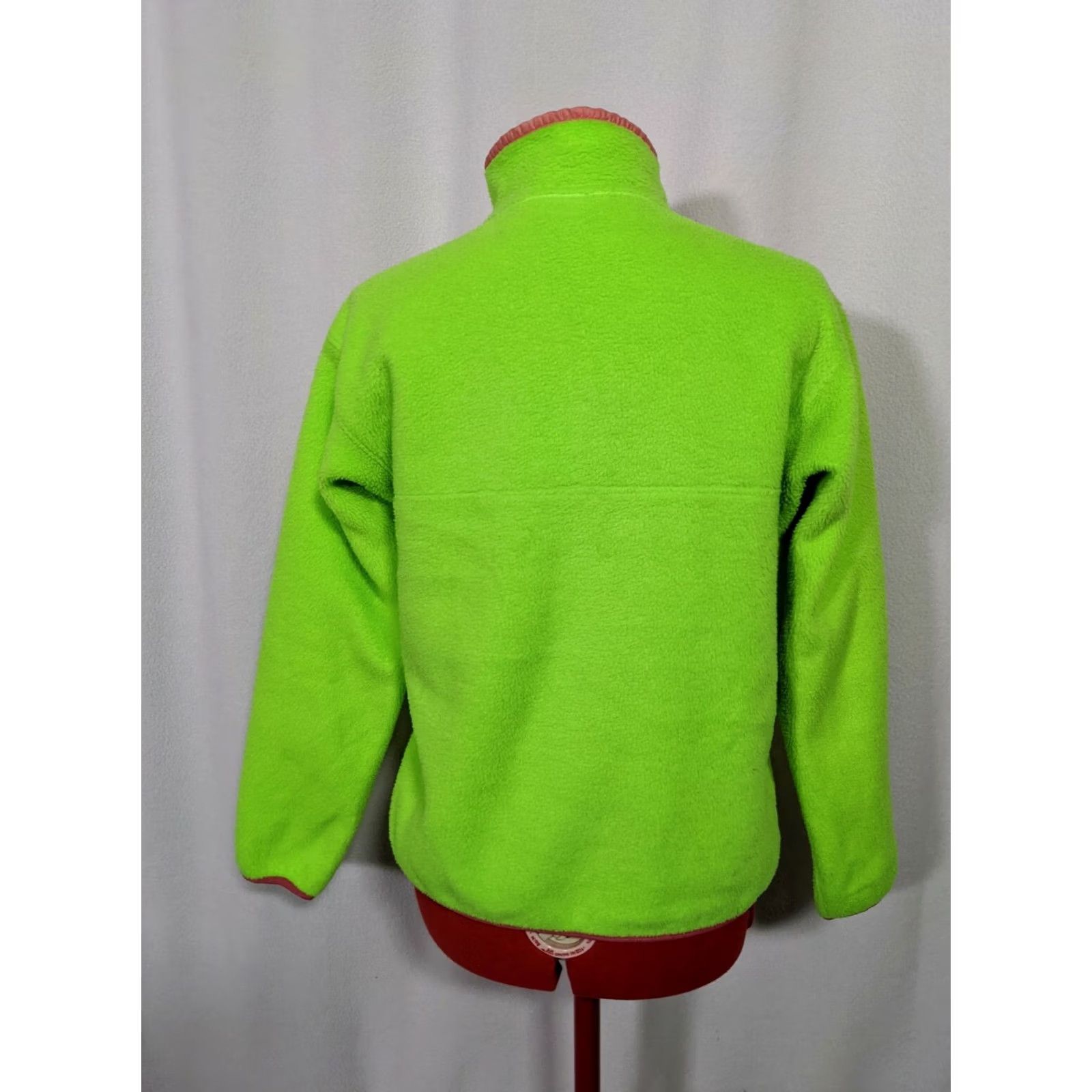 Patagonia VINTAGE Patagonia Pullover Fleece USA 10 Womens Neon Green Bubblegum Pink 90s Size L / US 10 / IT 46 - 7 Thumbnail